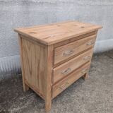 Natural wood chest of drawers