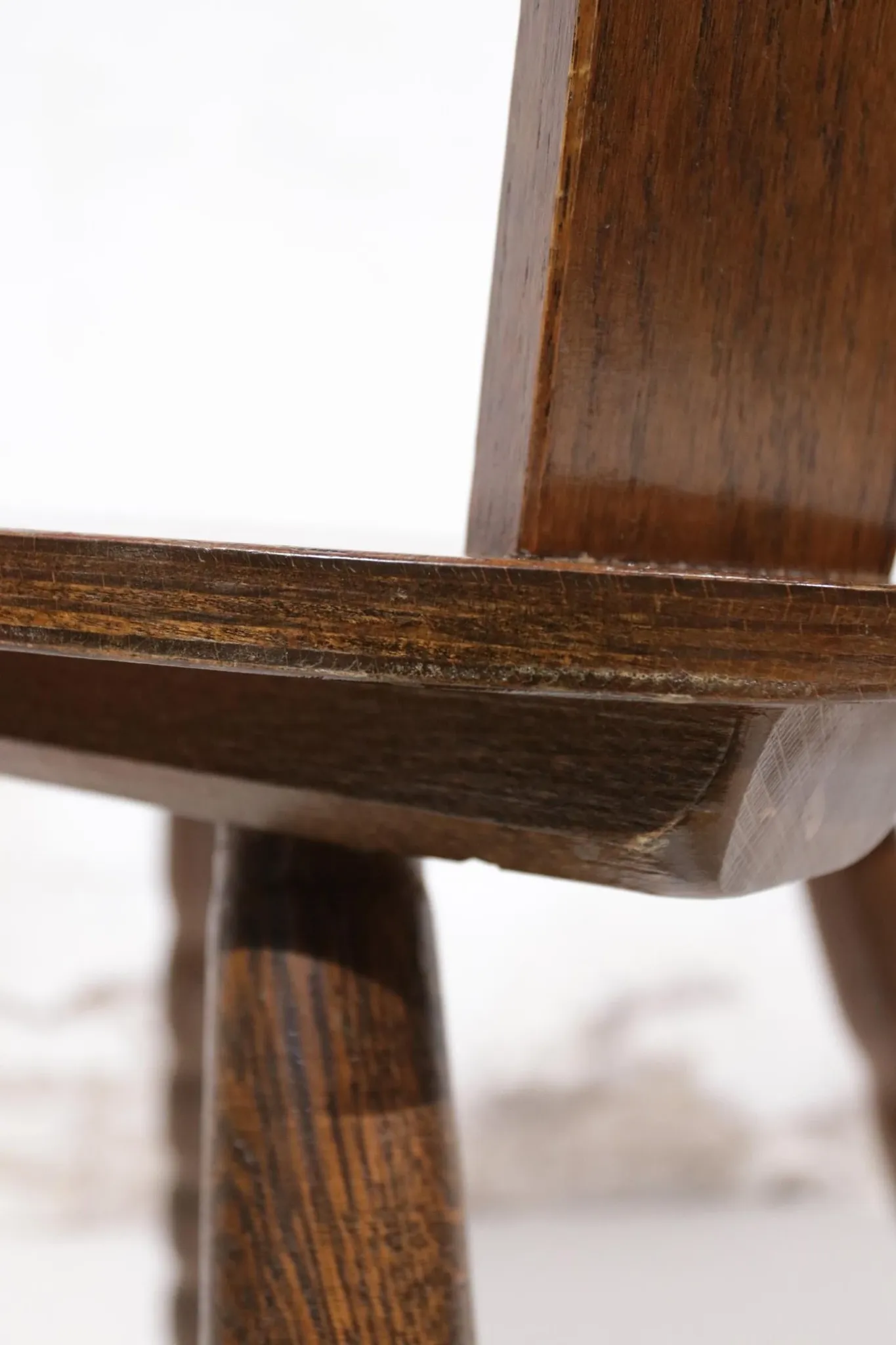 Set of 3 brutalist chairs with arched cut-outs and turned legs