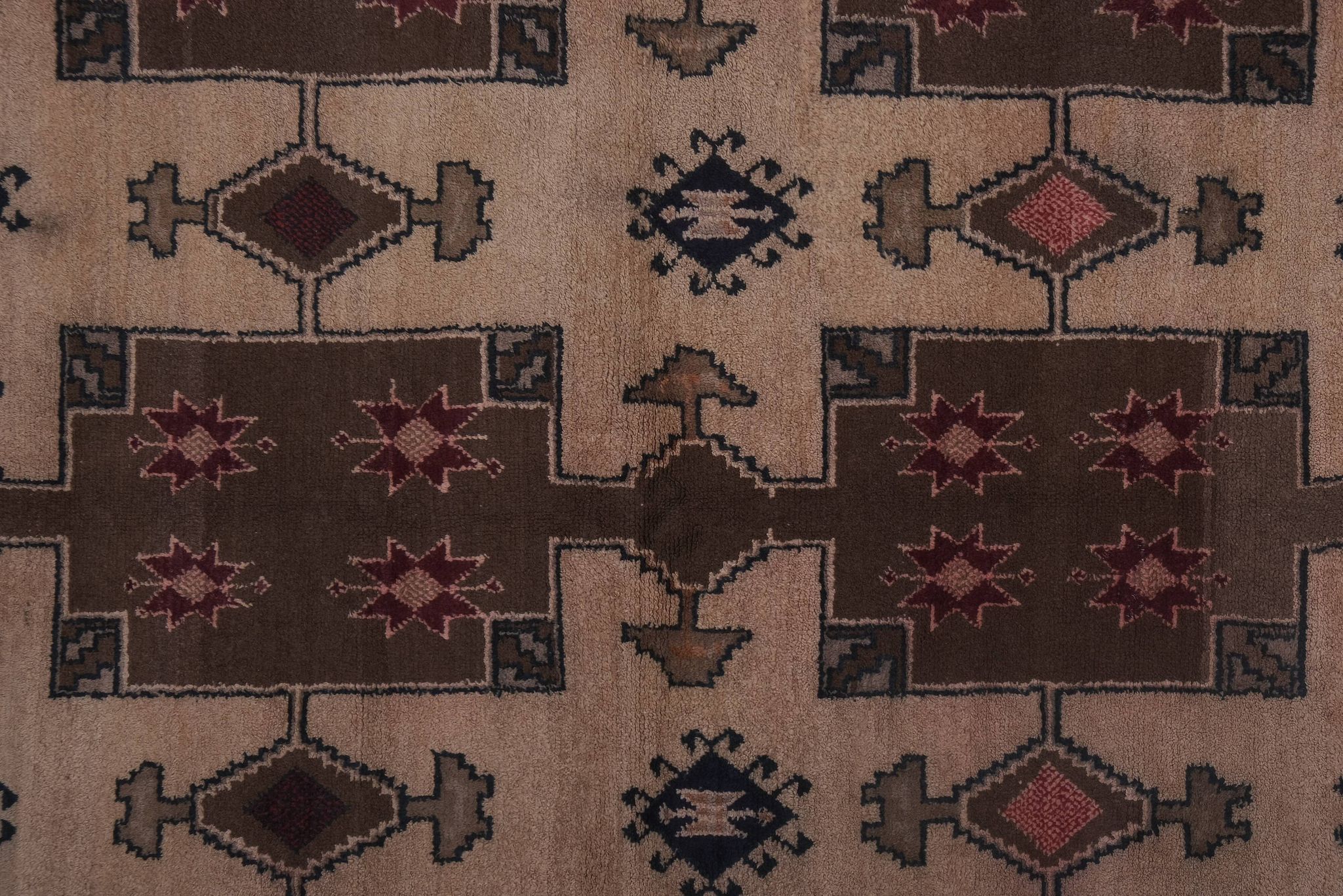 Vintage Turkish rug from Oushak, handwoven 138x244 cm