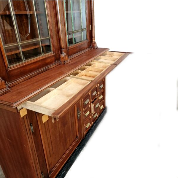 Armoire de pharmacie Art Déco, 1909