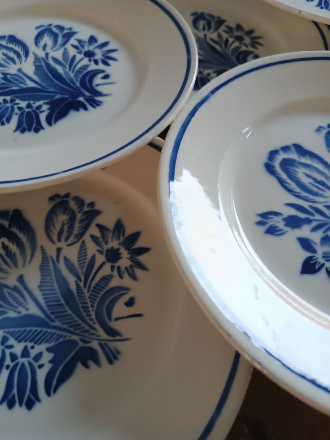 Set of 6 vintage earthenware plates
