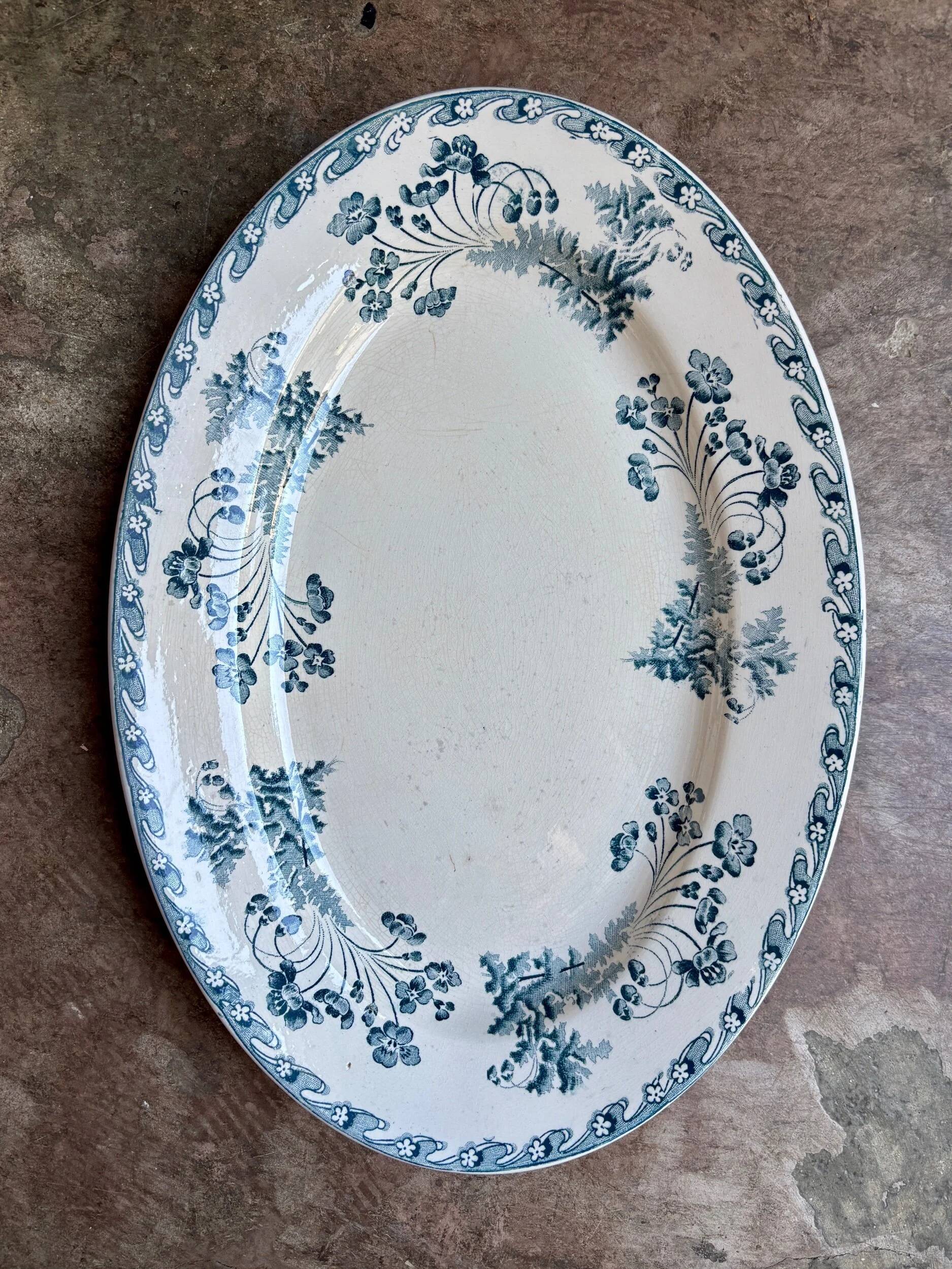 Oval dish Longwy in blue earthenware, service "Chartres"