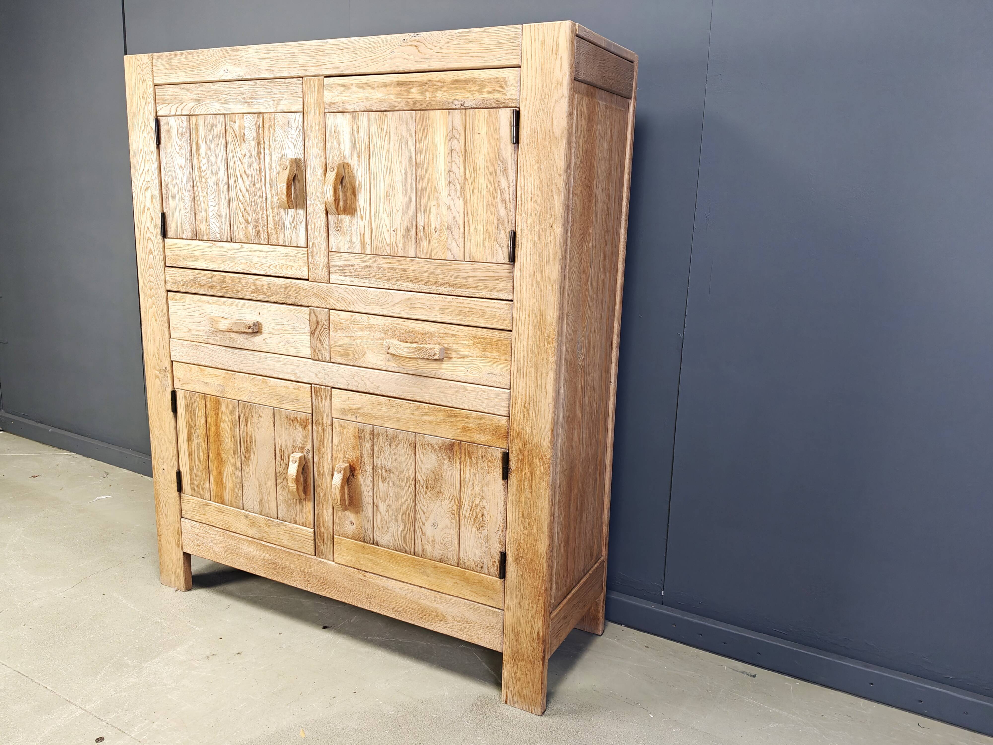 Armoire rustique en chêne massif, années 1970