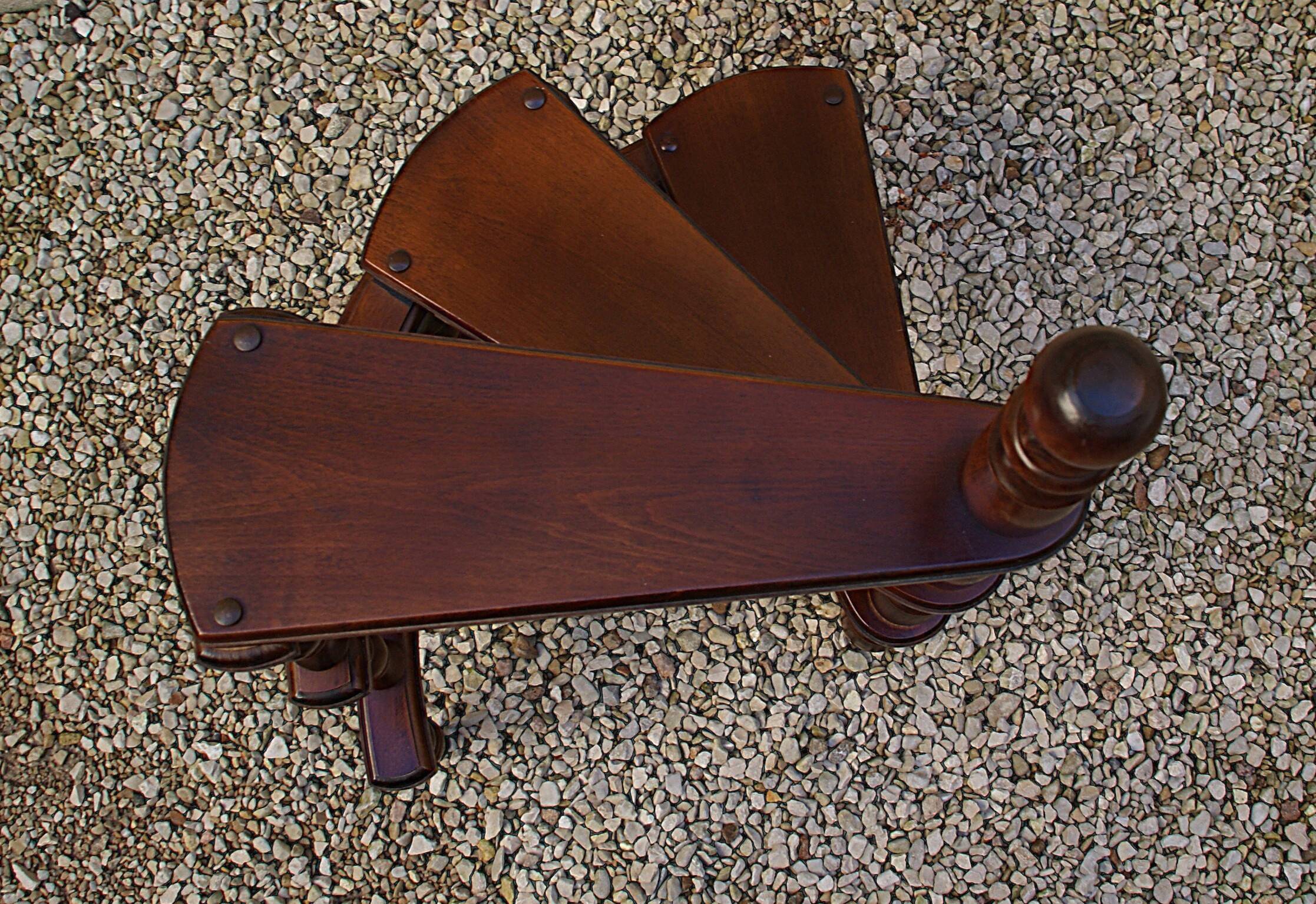 Escalier - Escabeau de bibliothèque