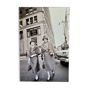 NEW YORK 1960 – Two ladies in Manhattan