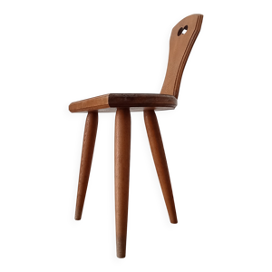 Chaise basse brutaliste - massif