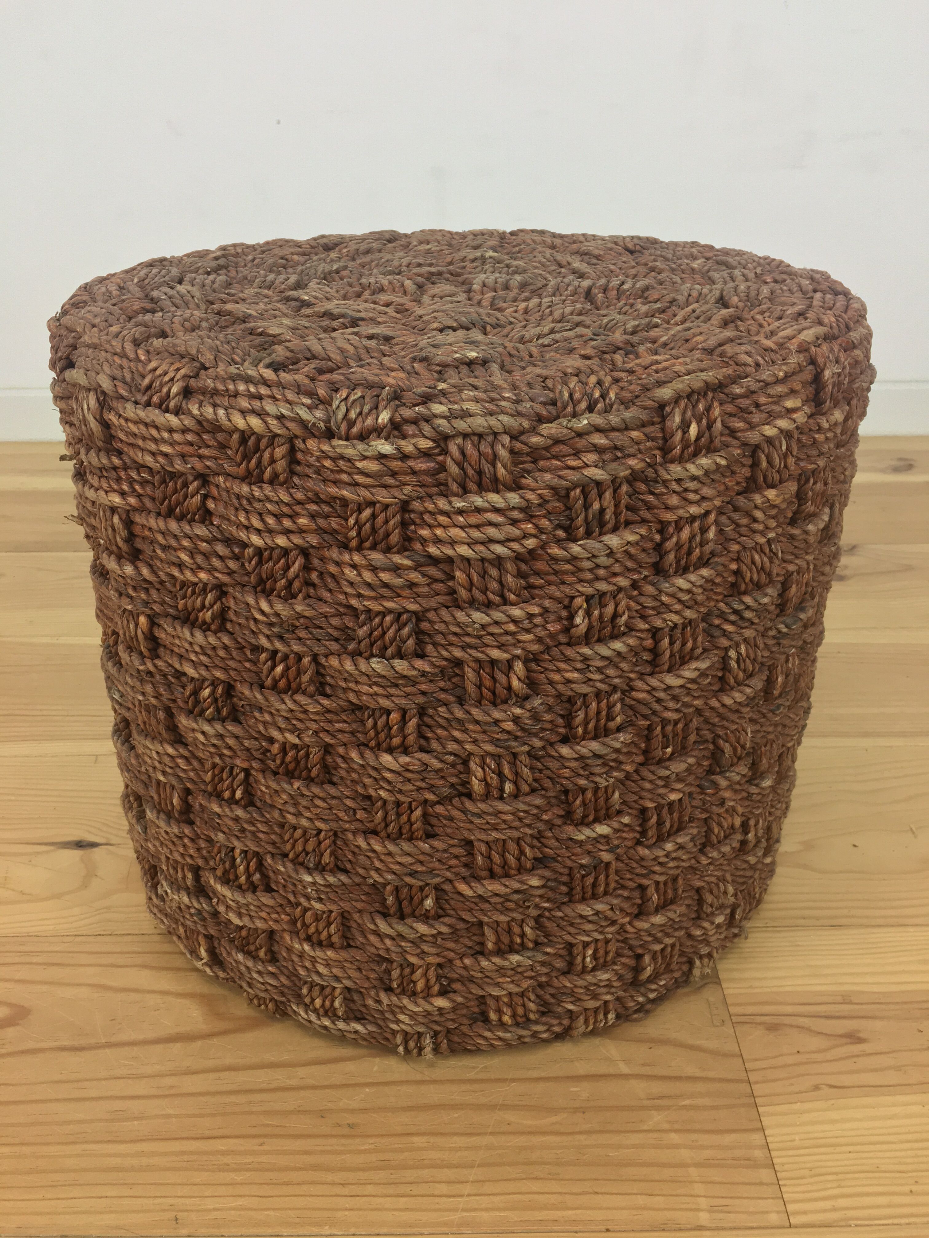 Straw rope pouf