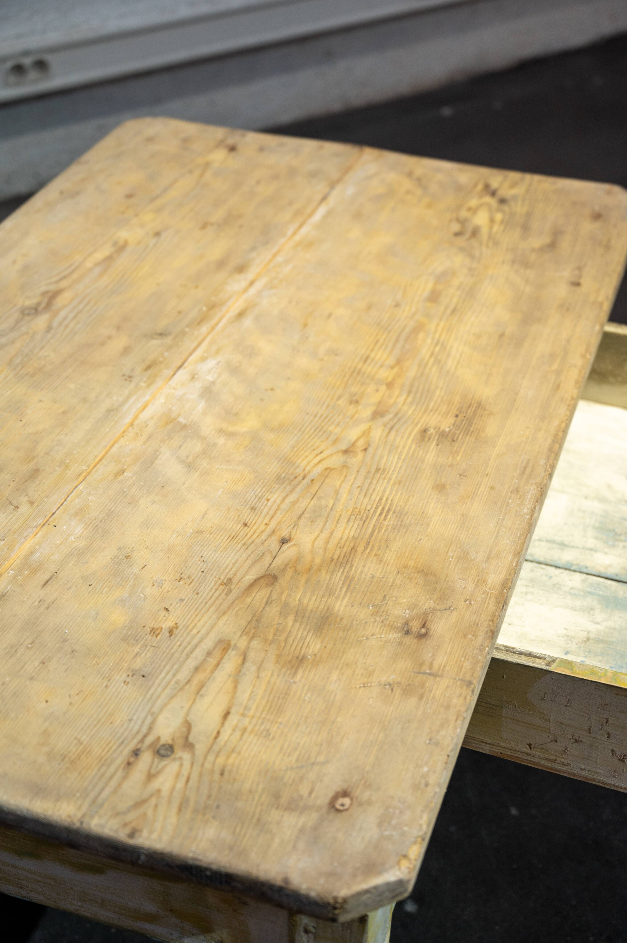 Country style coffee table