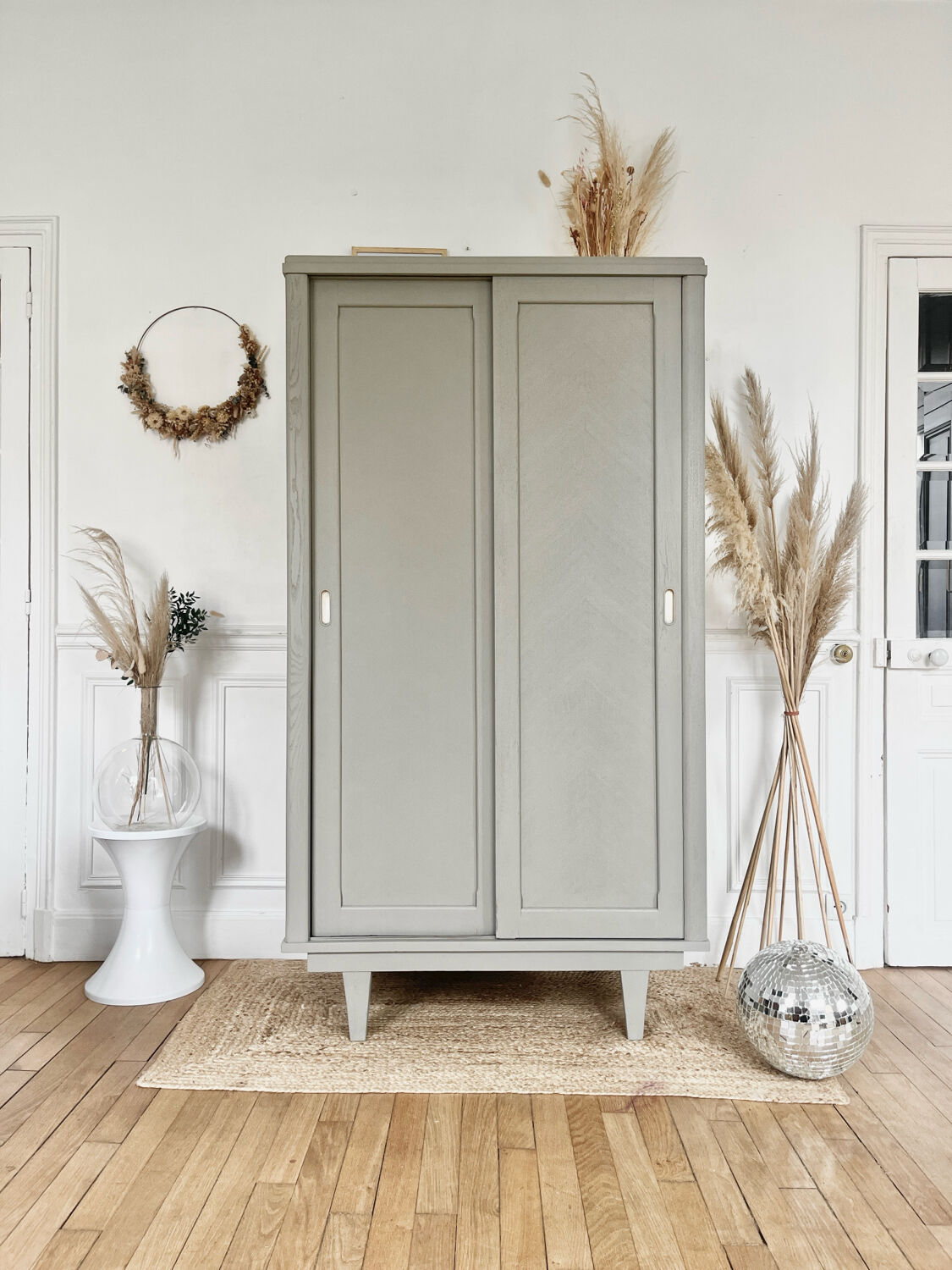 Sliding Parisian wardrobe