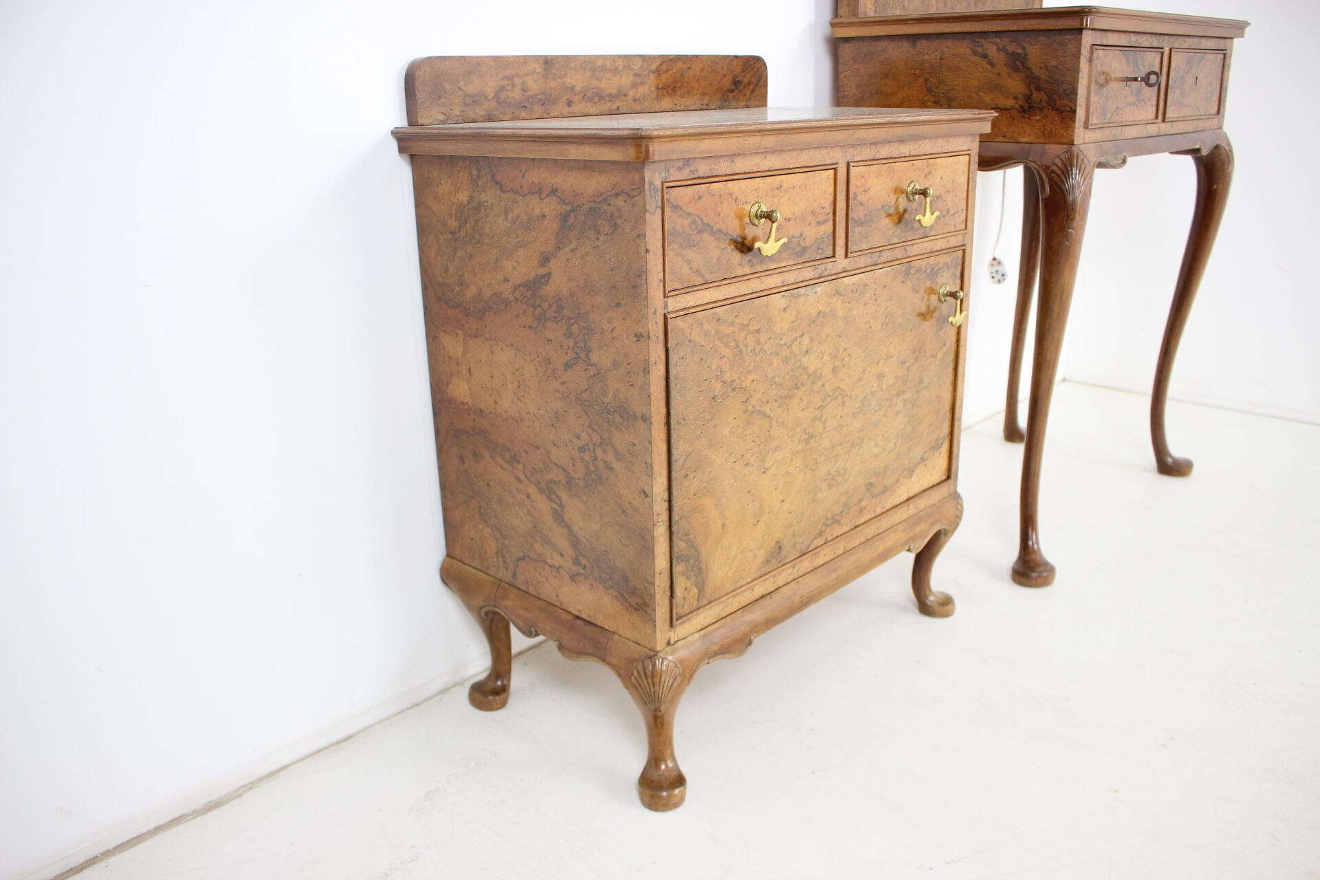 Vanité de maquillage antique avec cabinet, Tchécoslovaquie, 1920