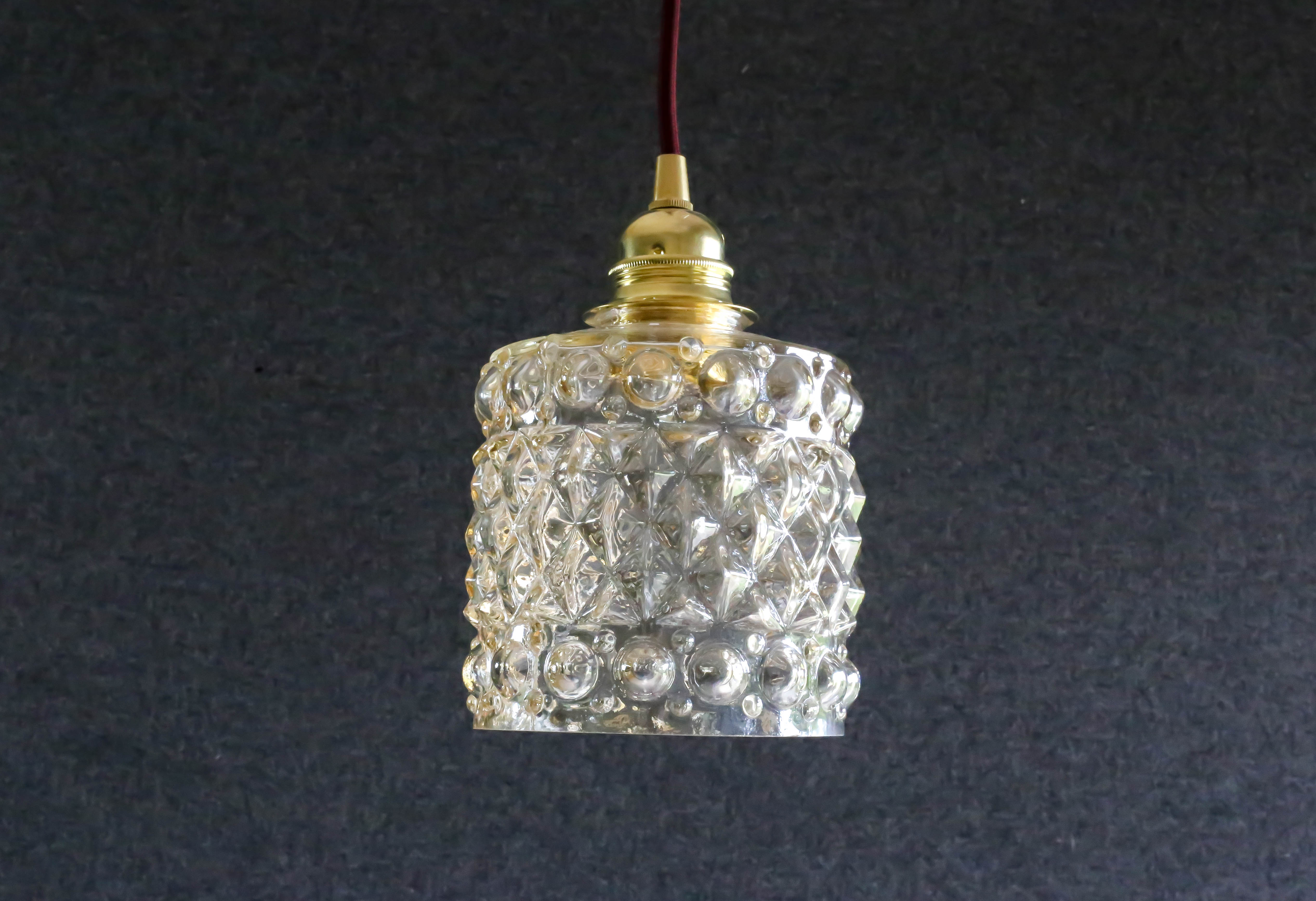 suspension of the 50s in engraved glass