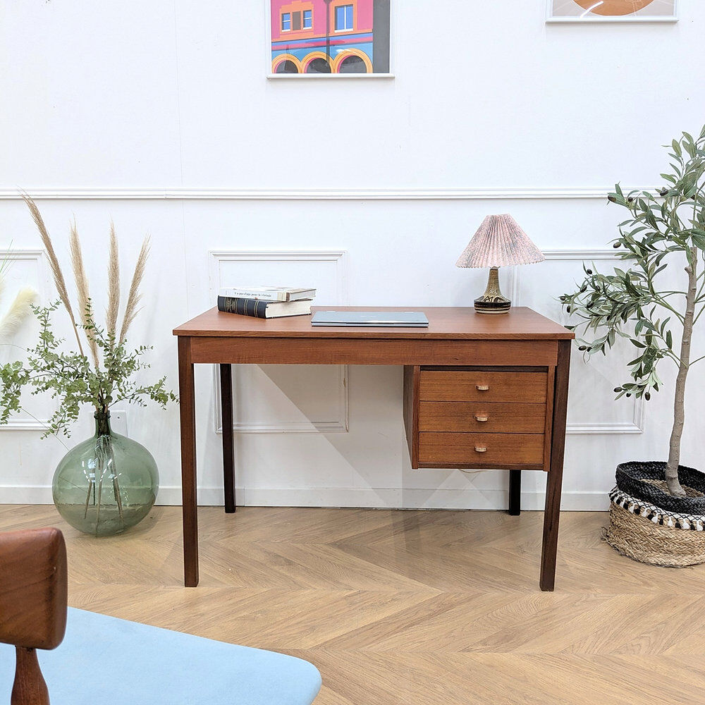 Bureau scandinave poignées dorées