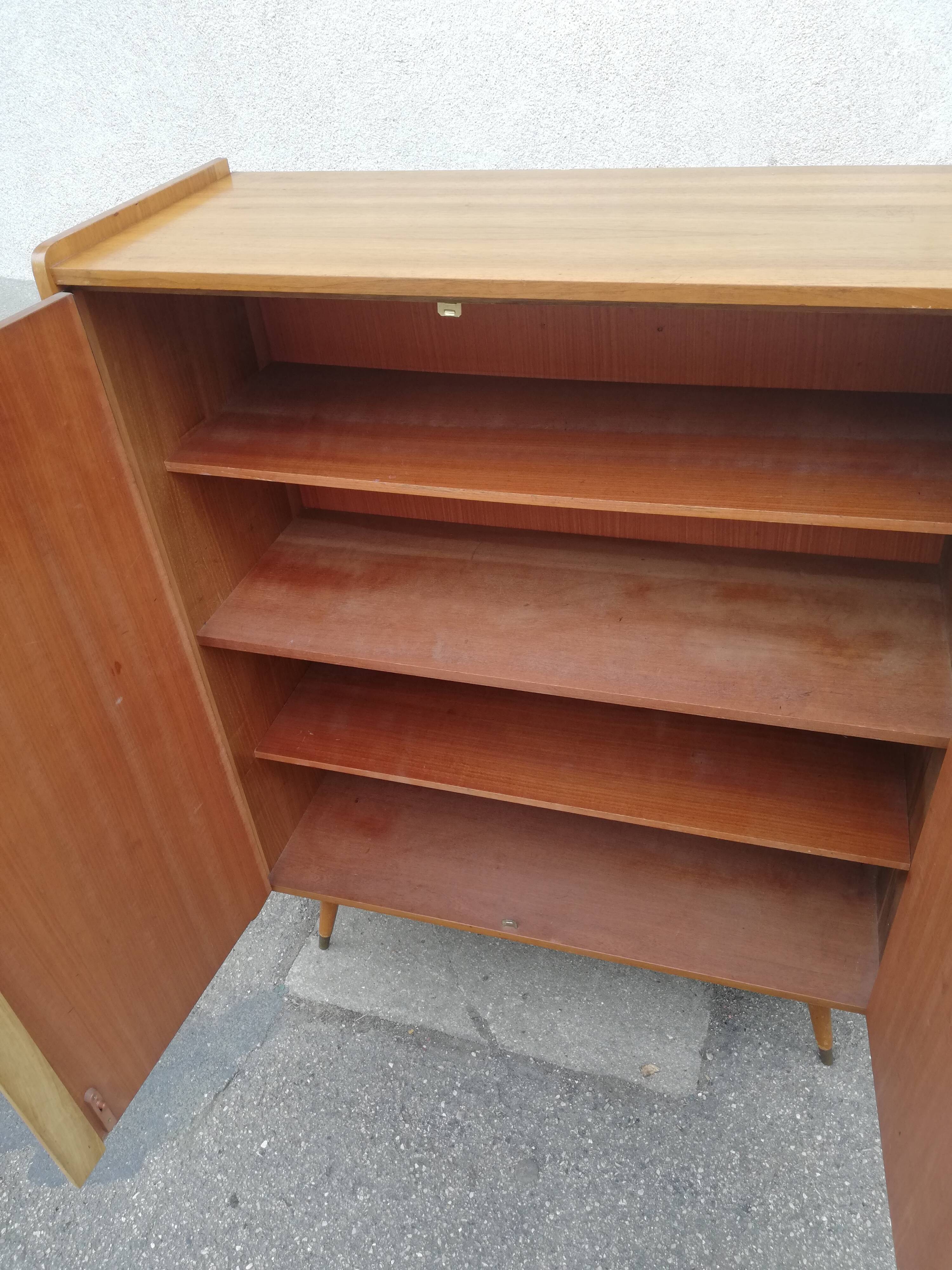 Vintage buffet 2 doors feet compass