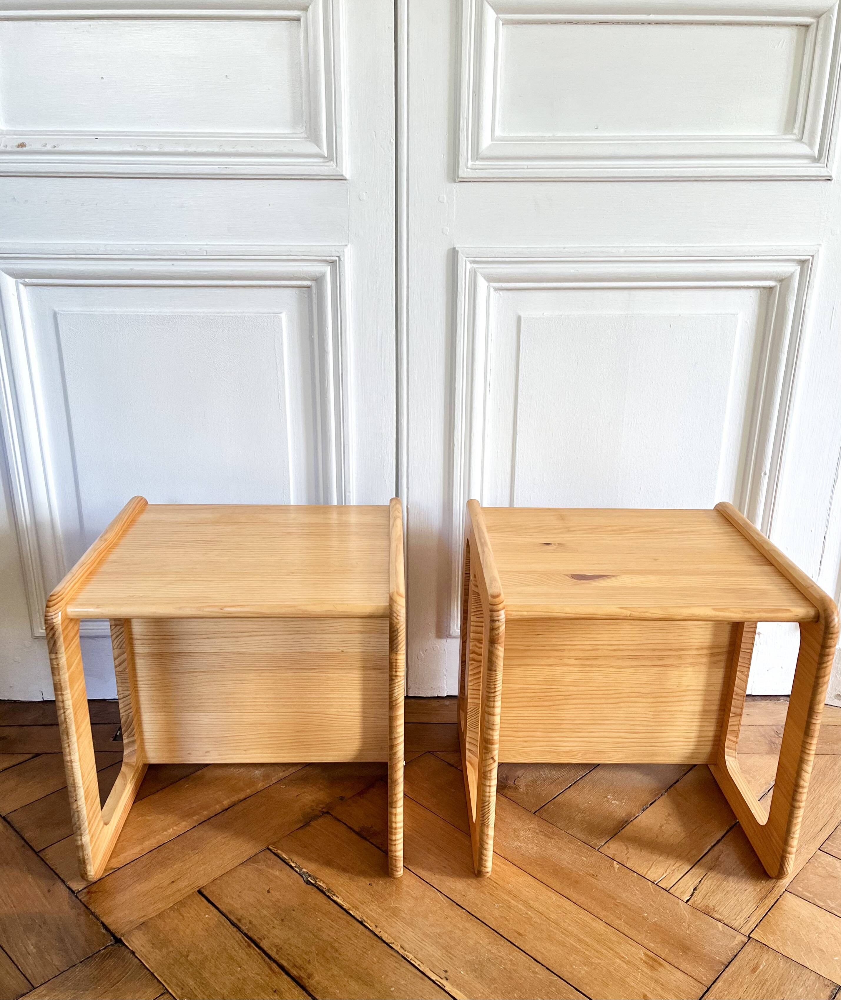 Pair of end tables, coffee tables or bedside tables