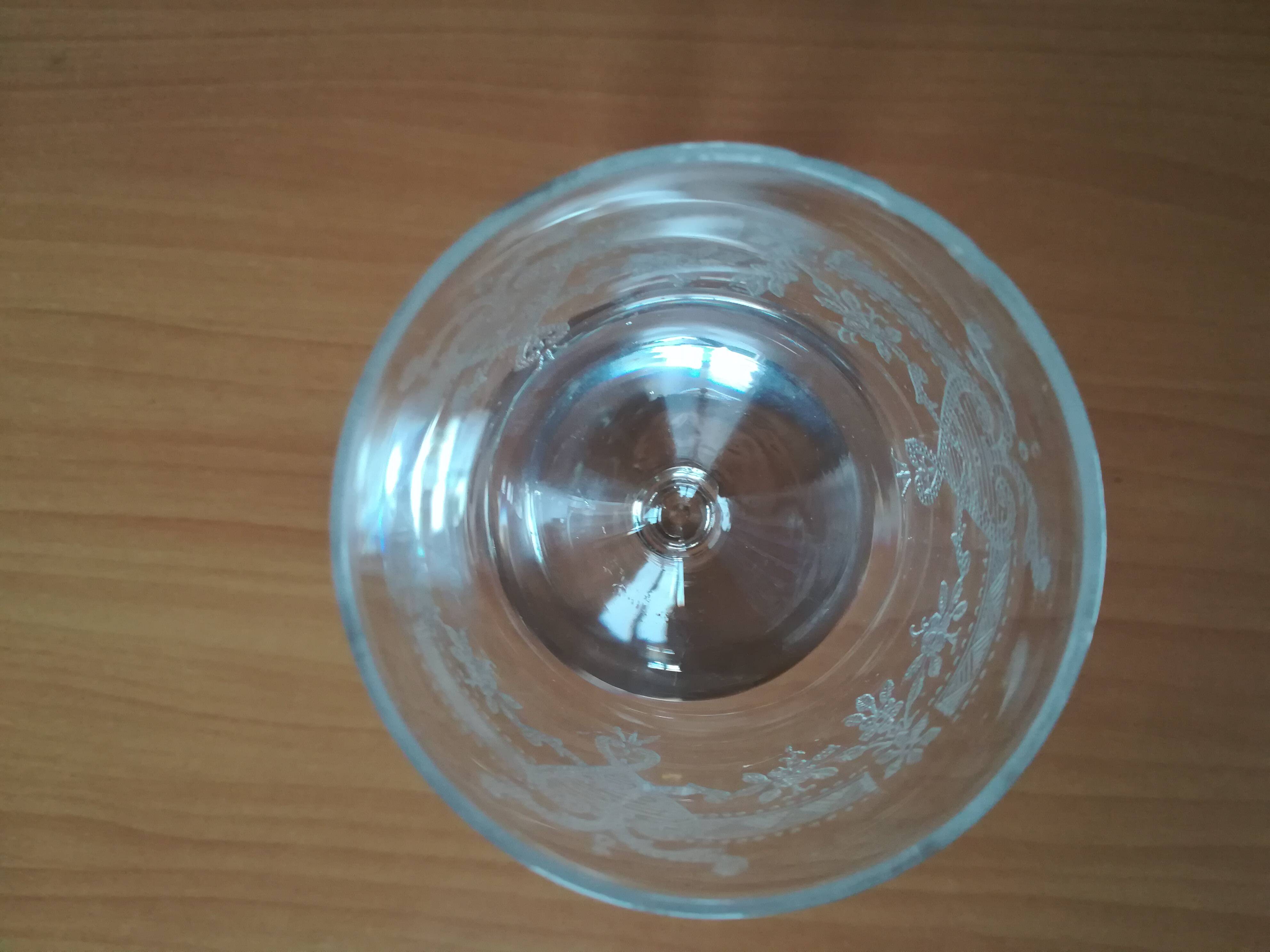 Set of 6 engraved crystal glasses