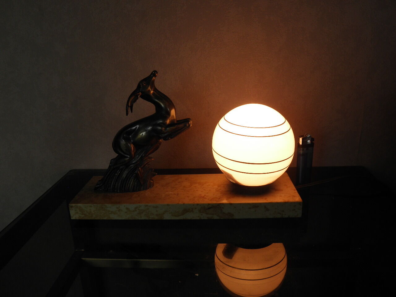 Art Deco marble figurine table lamp