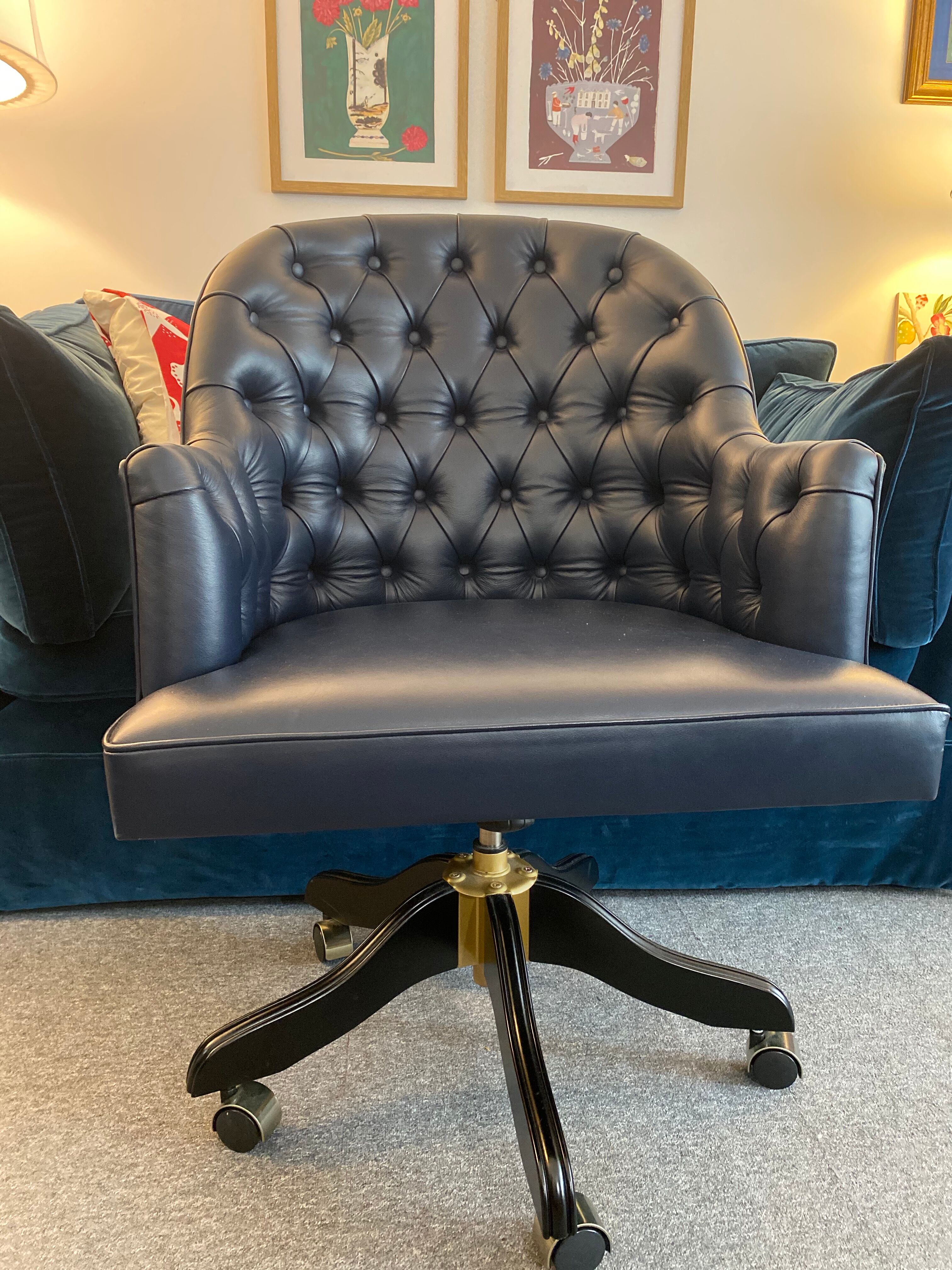 Chaise de bureau en cuir marine