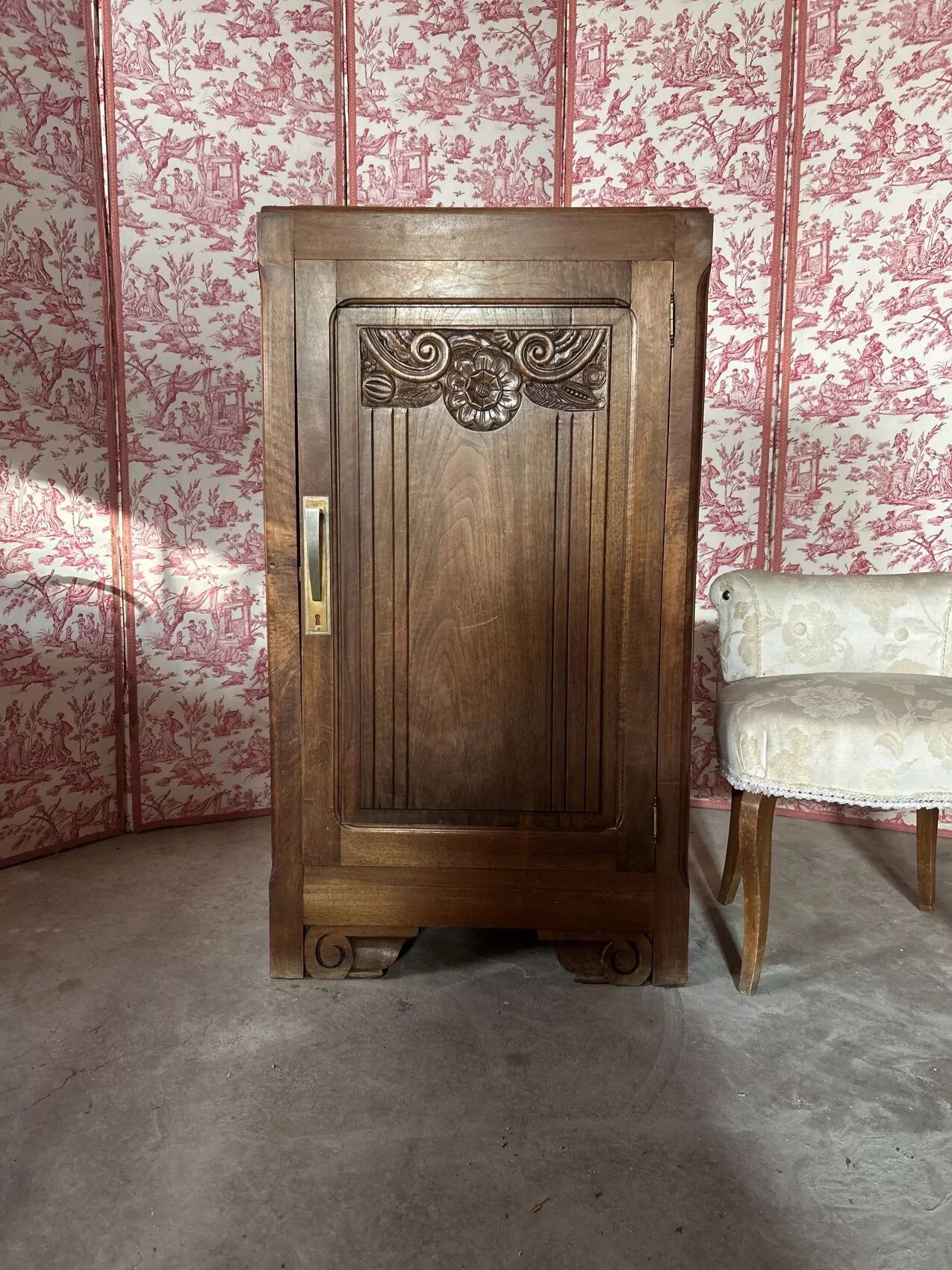 Art Deco walnut buffet – The elegance of the 1930s