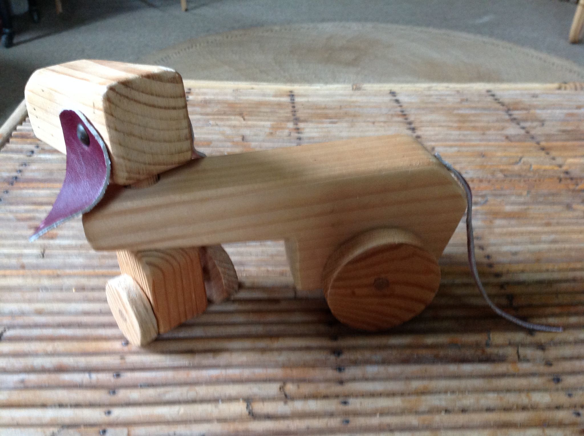 Chien en bois