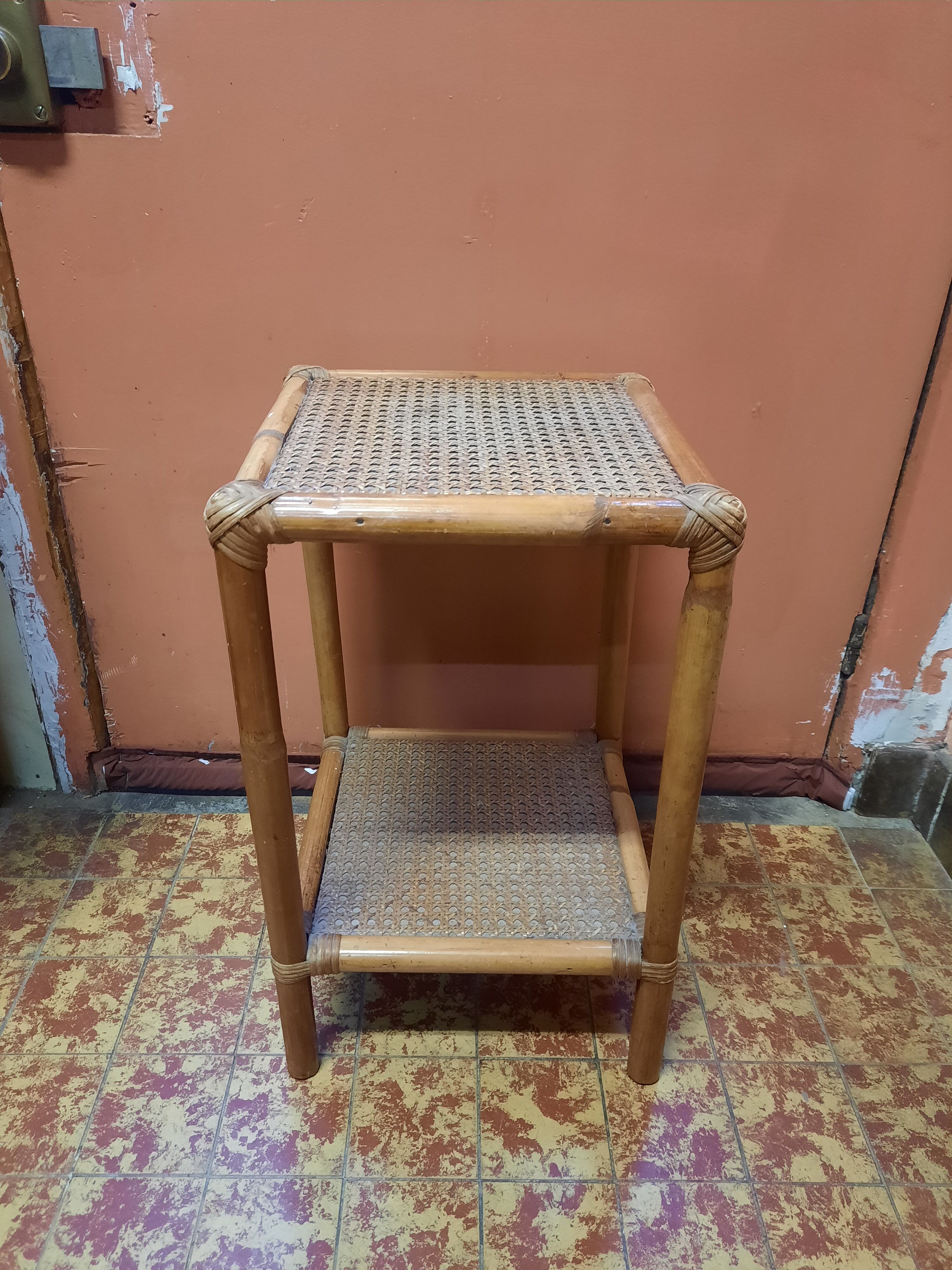 Table d'appoint en bambou