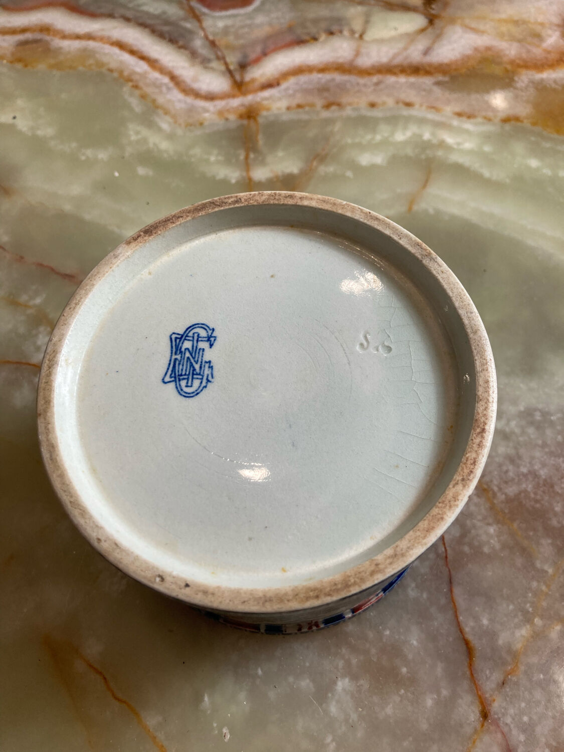 Gien earthenware pot