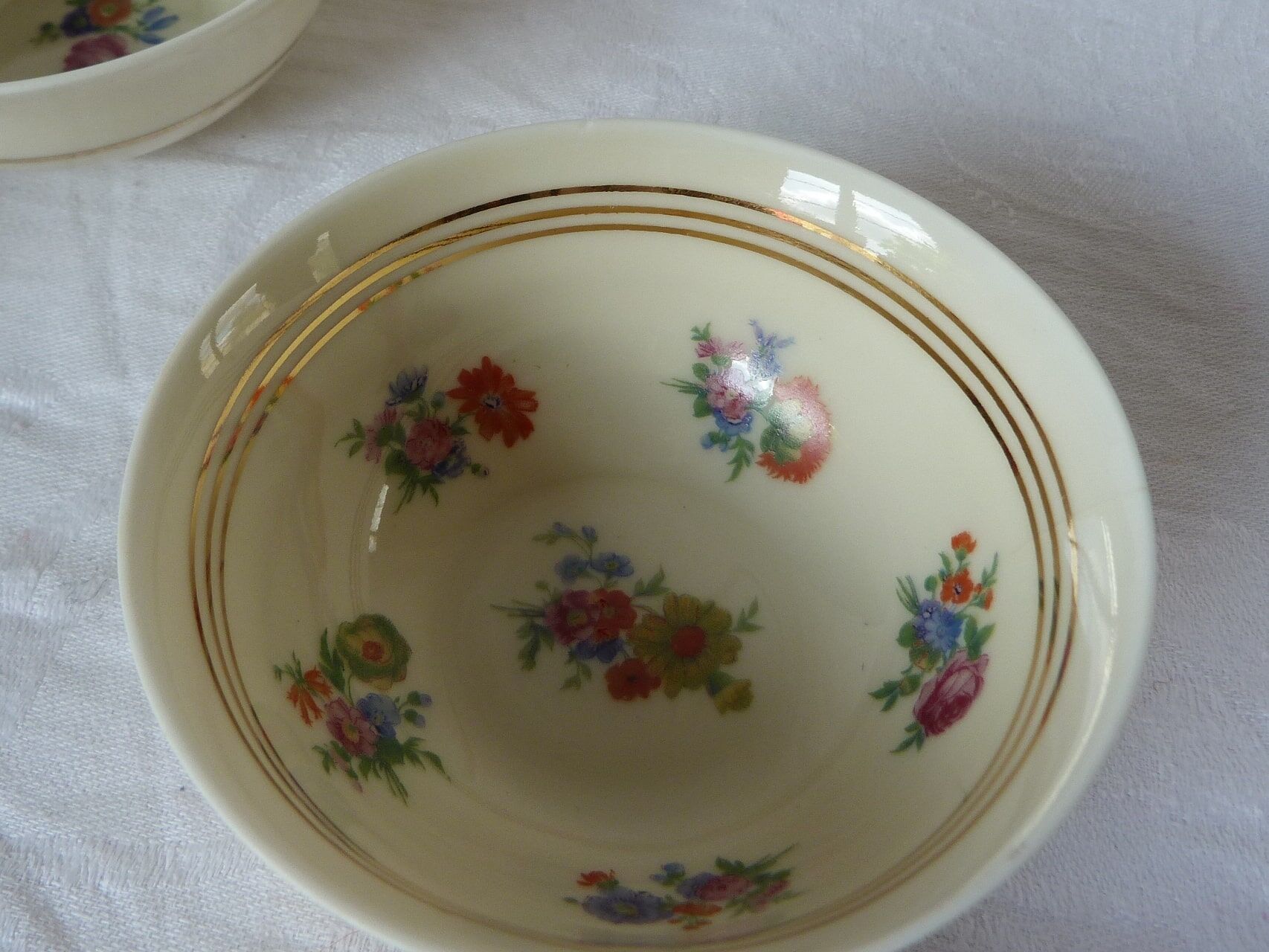 36-piece tea and coffee set