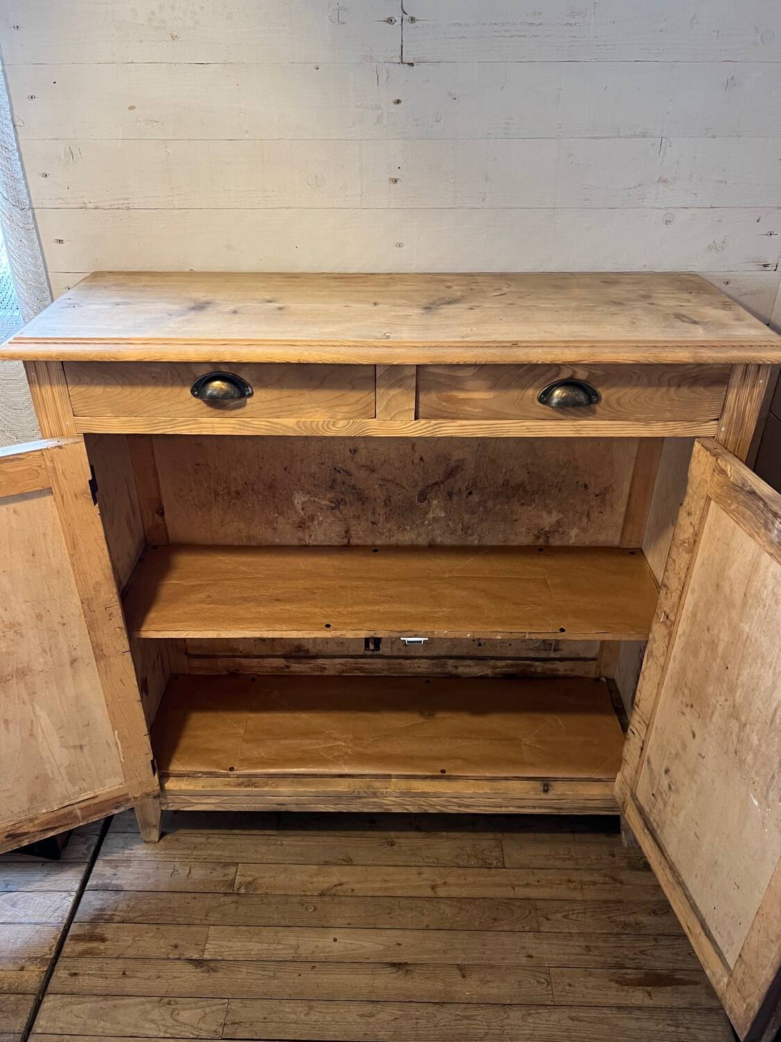 Parisian buffet in raw wood