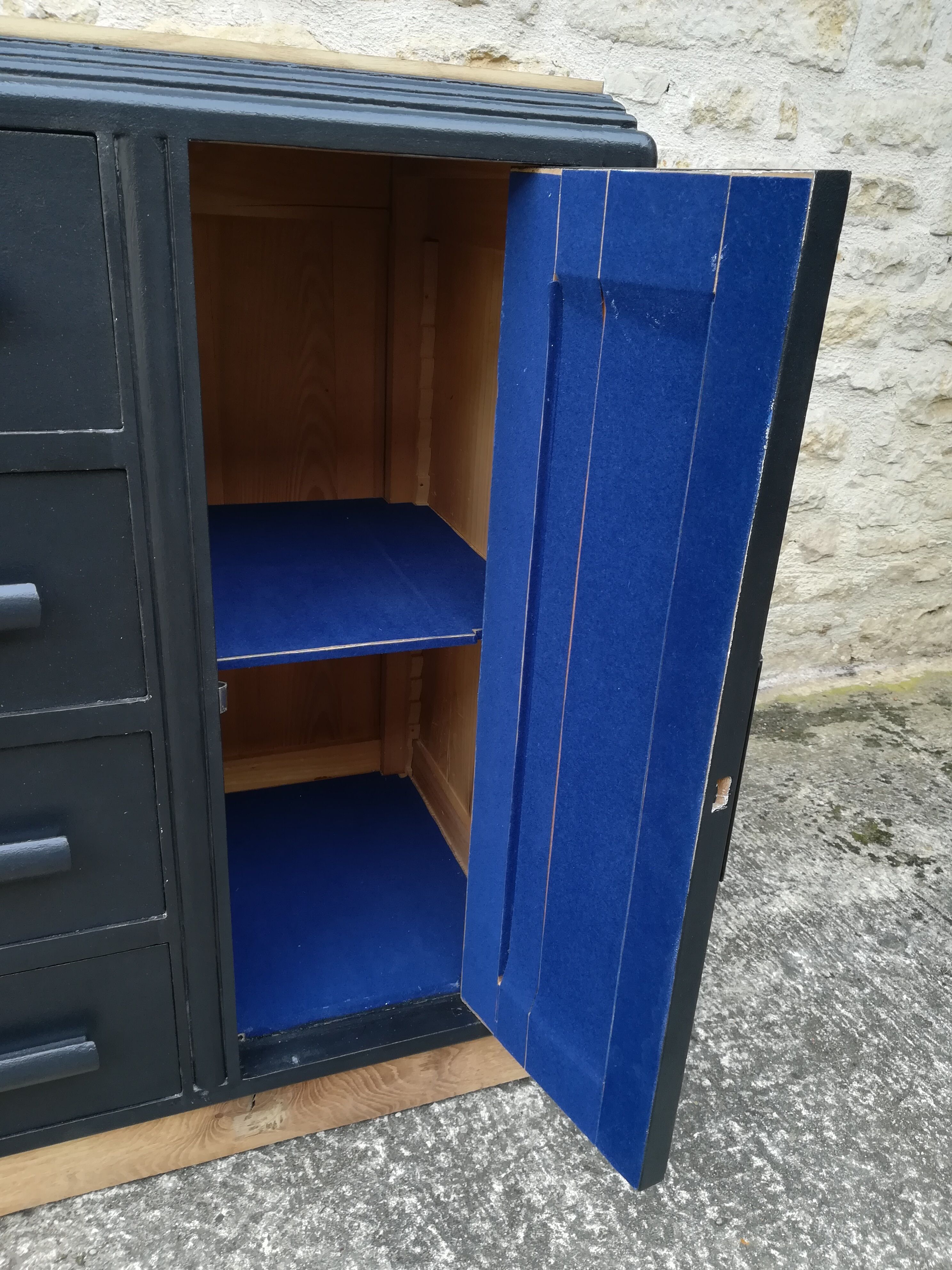 Vintage chest of drawers