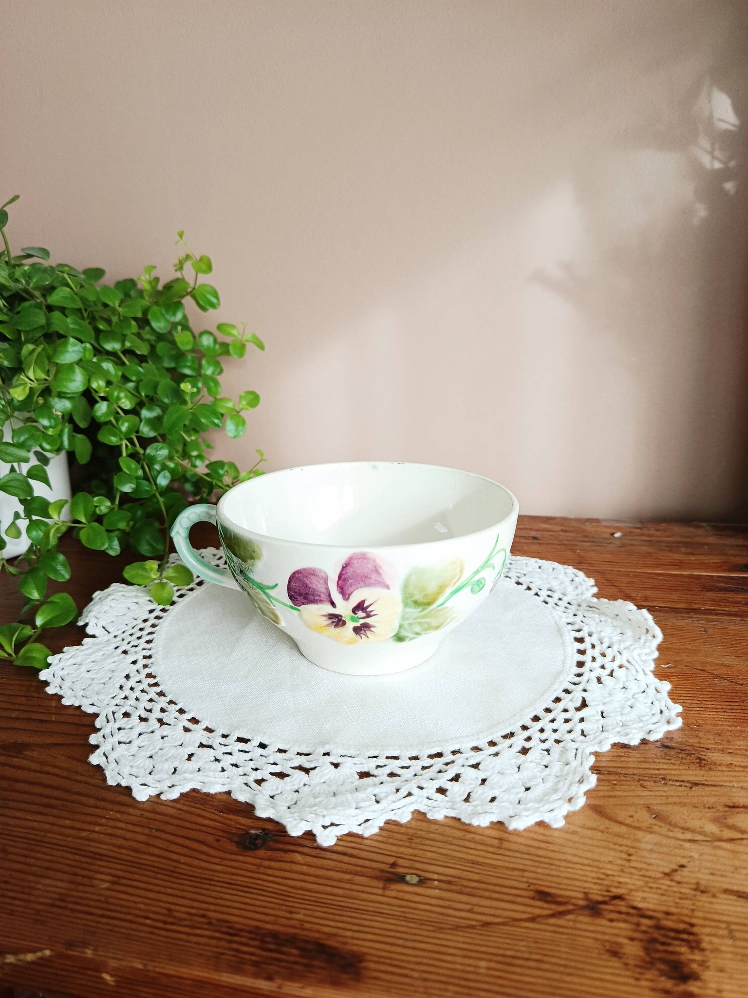 Large slipware cup Thoughts, Choisy le Roi
