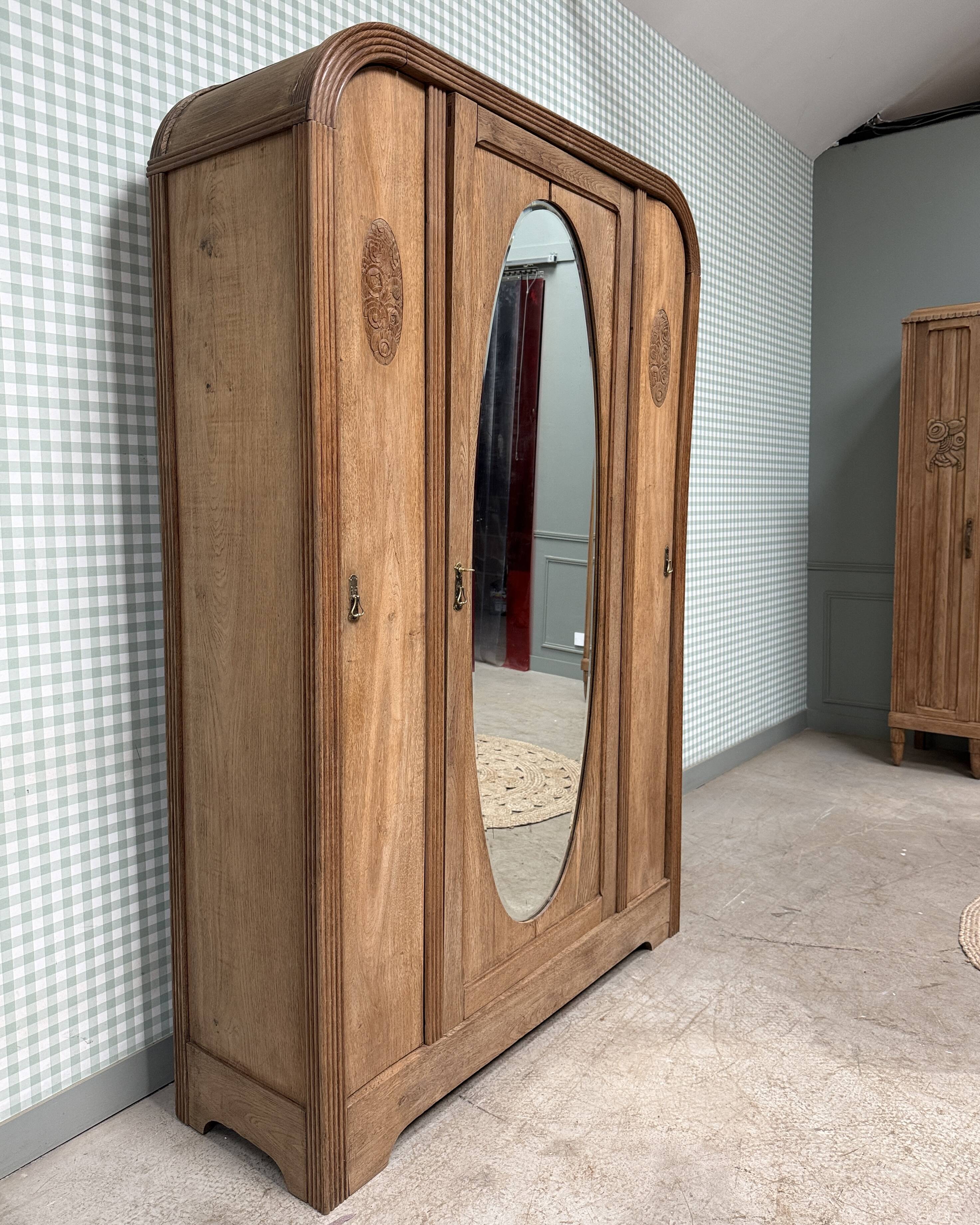 Art Deco oak wardrobe (renovated)