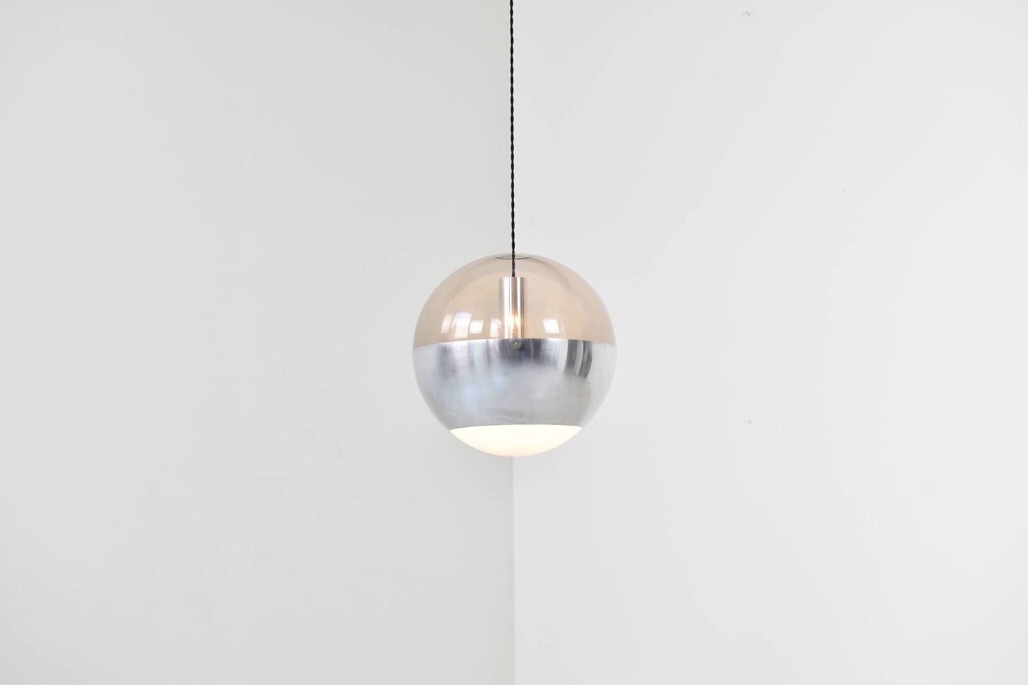 Rare ‘Luna’ pendant by H. Fillekes for Artiforte, The Netherlands 1950s.