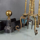 Accessories servant of chemine, chenet, by fire
