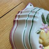 Ceramic cake mold with lemon decoration