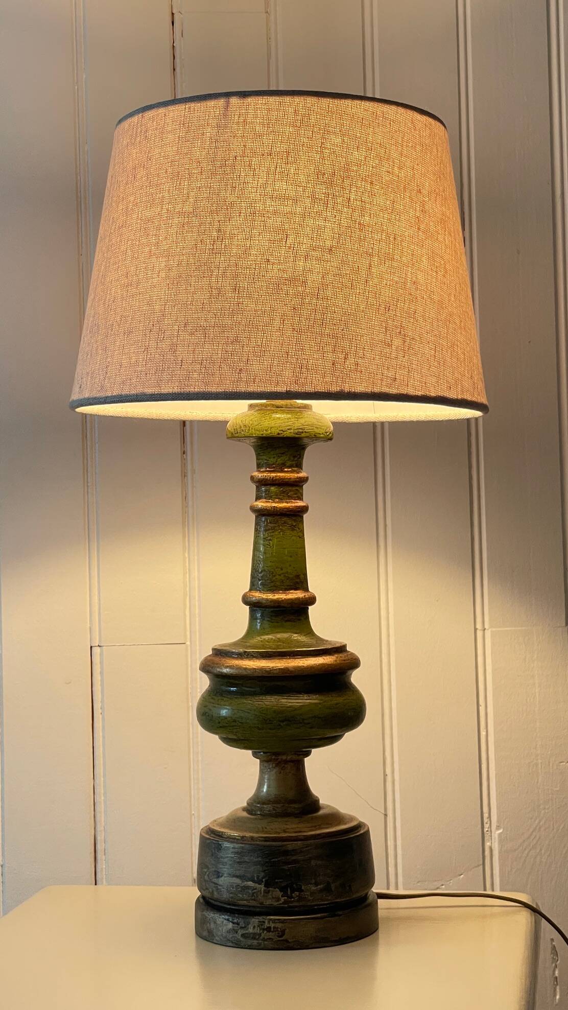 Vintage lamp in turned wood chic gold