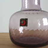 Vase en cristal violet