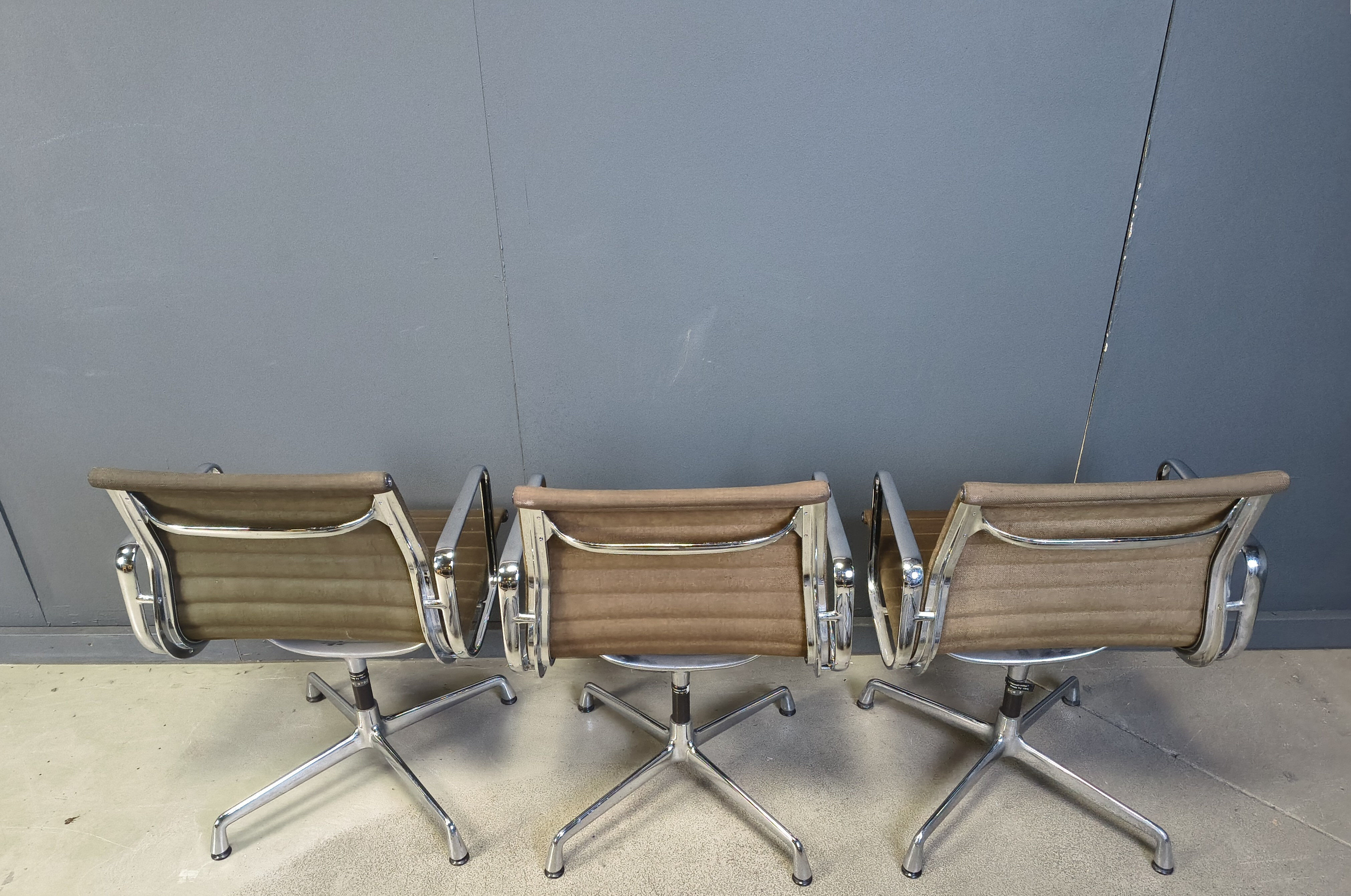 Pair of vintage Eames for Herman Miller EA108 alu range office/desk chairs, 1980