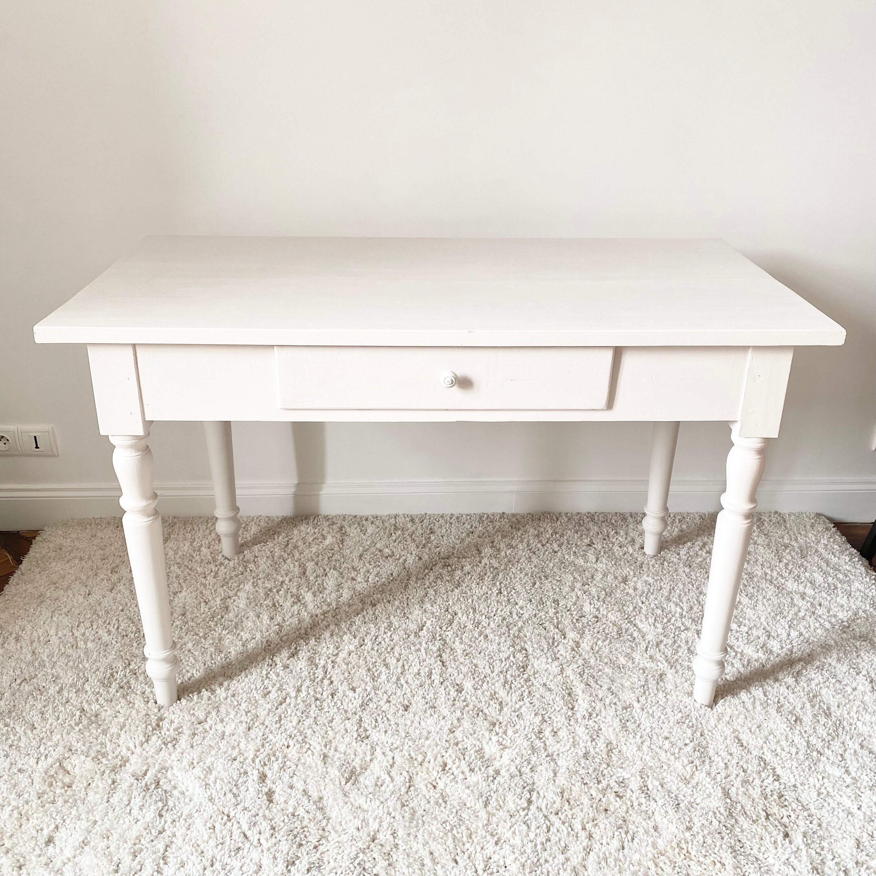 White farmhouse table