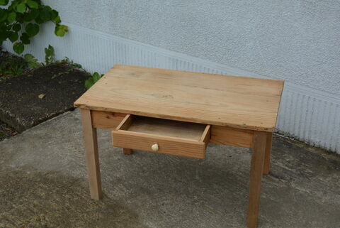 Low farm table, child desk