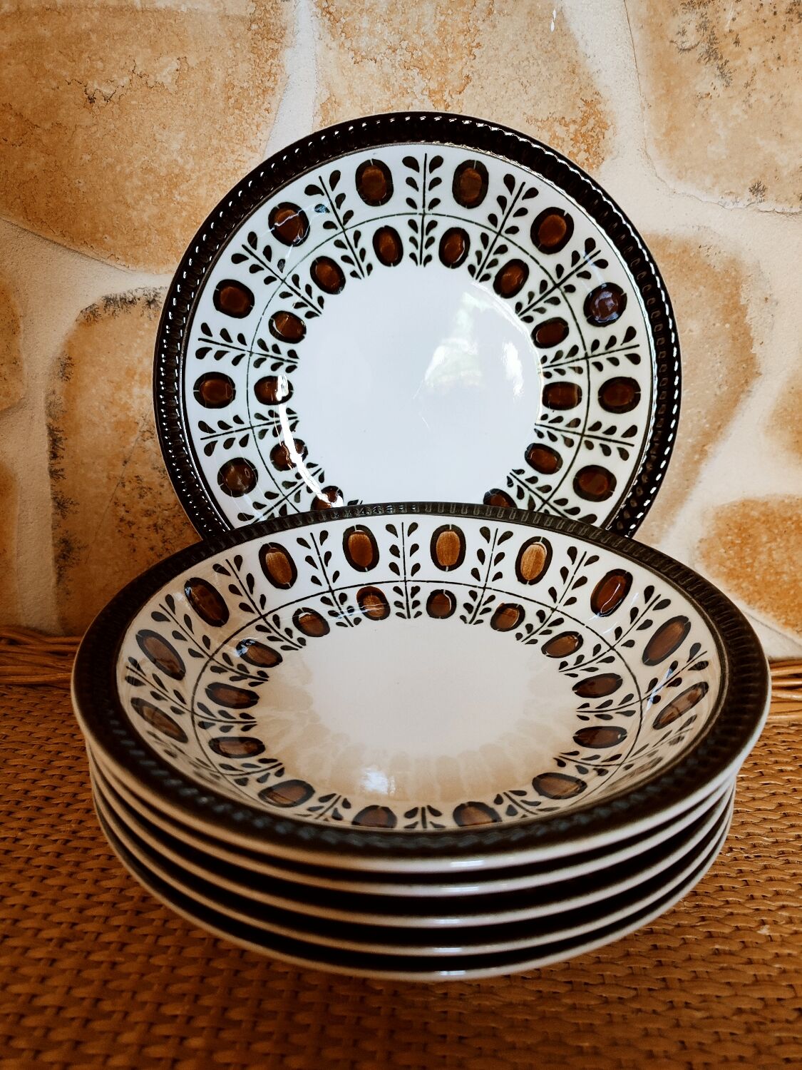 6 soup plates walnut model by Boch