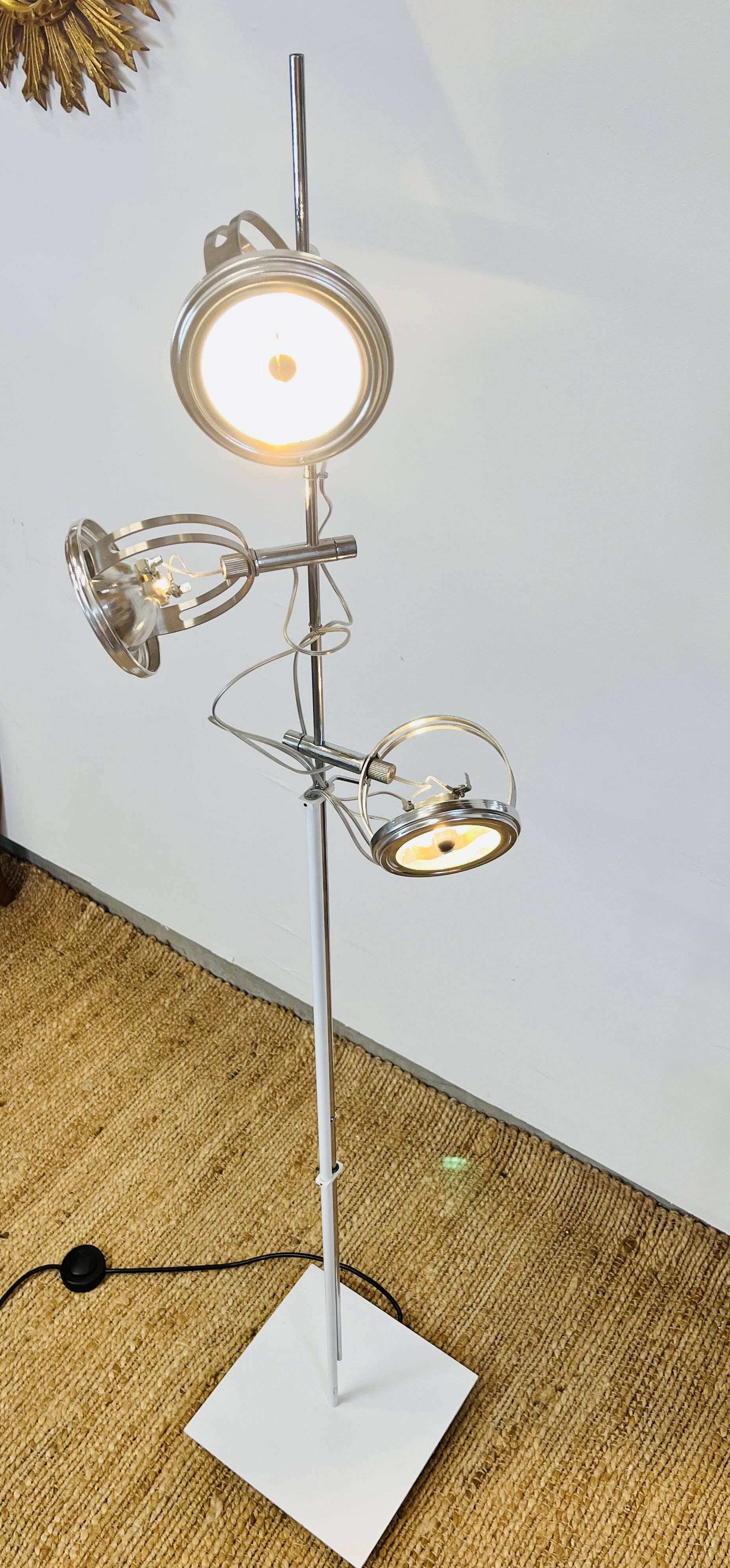 Dial foot floor lamp