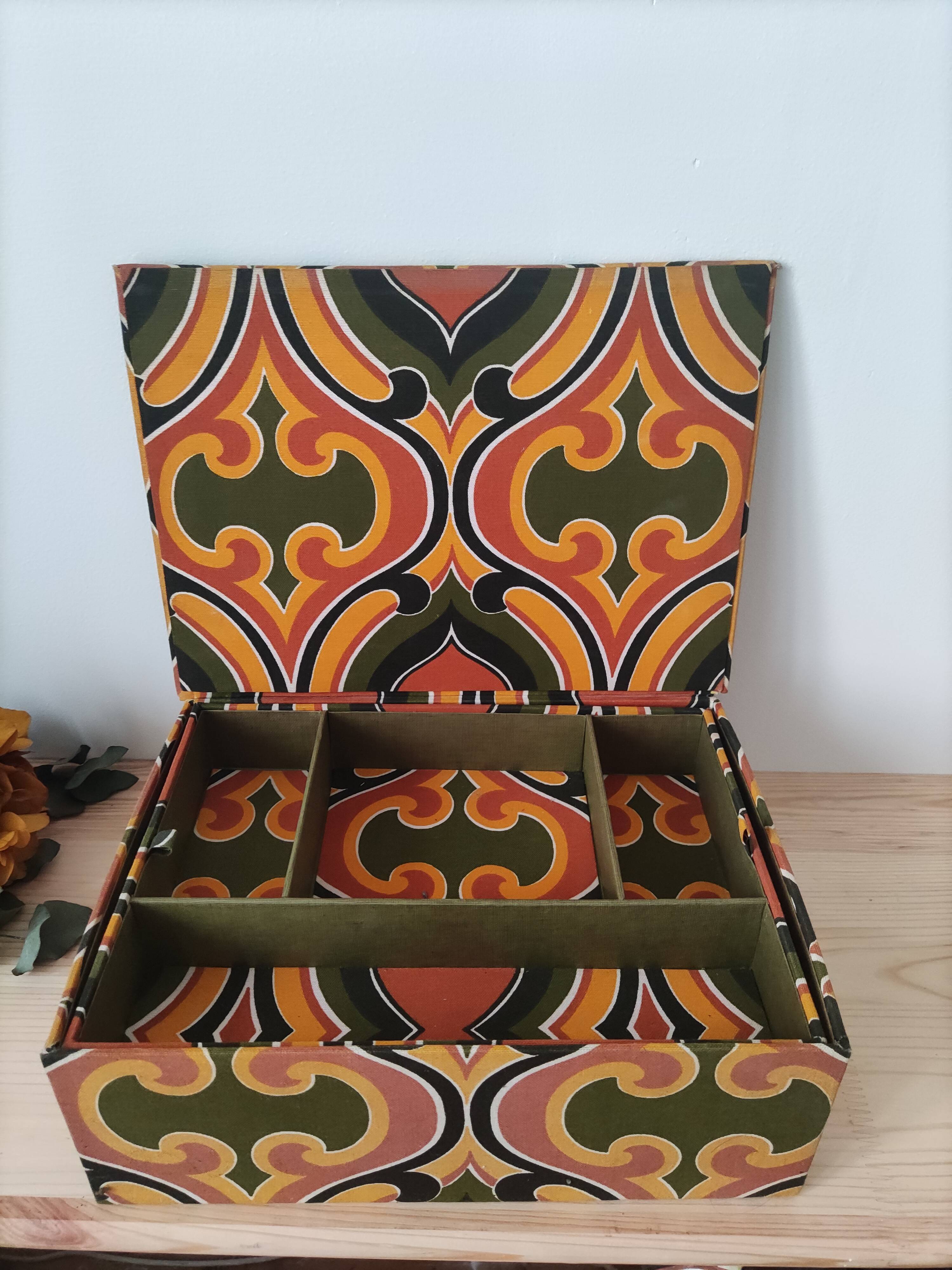 Jewelry box year 70