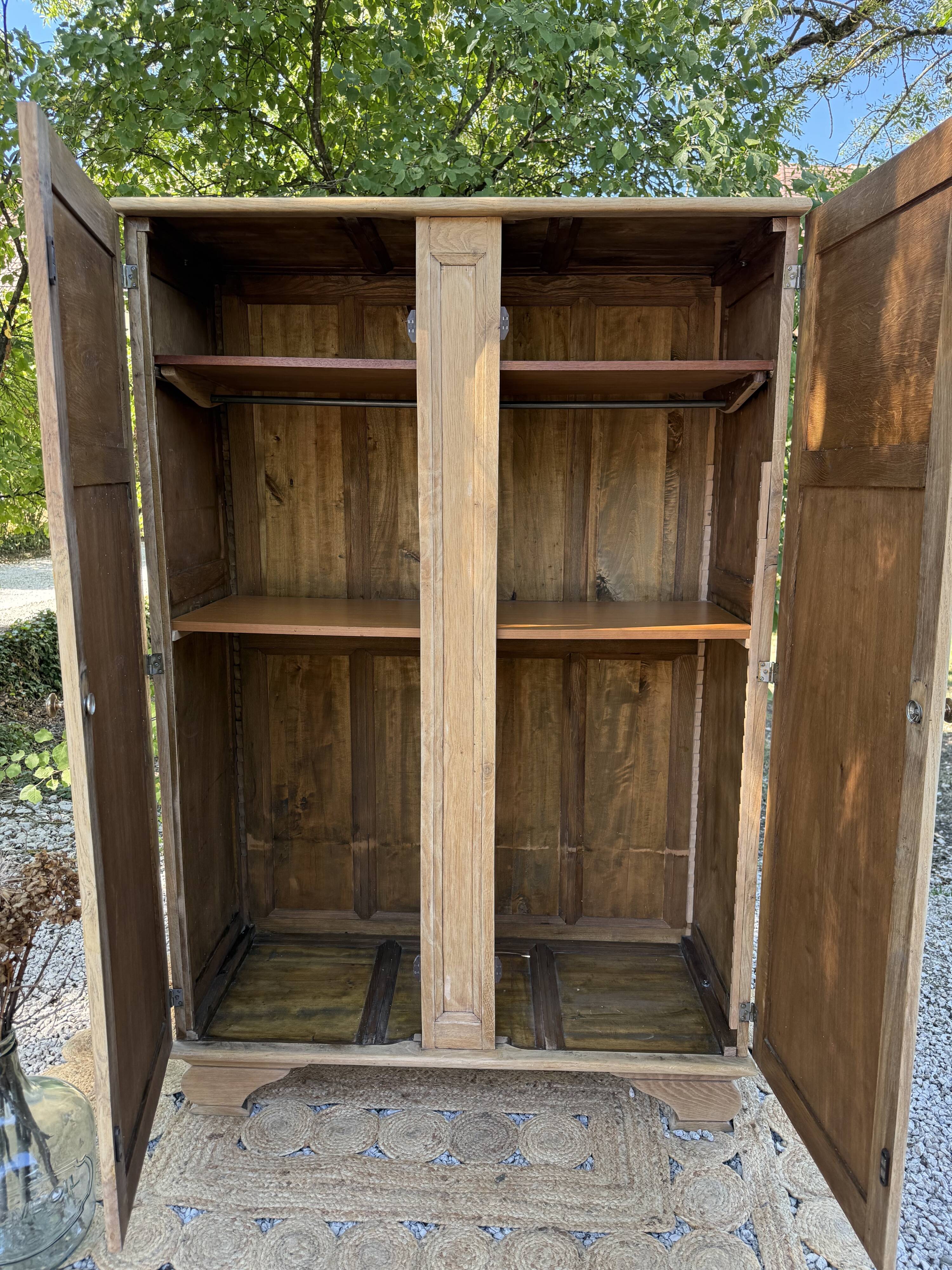 Armoire massif art déco