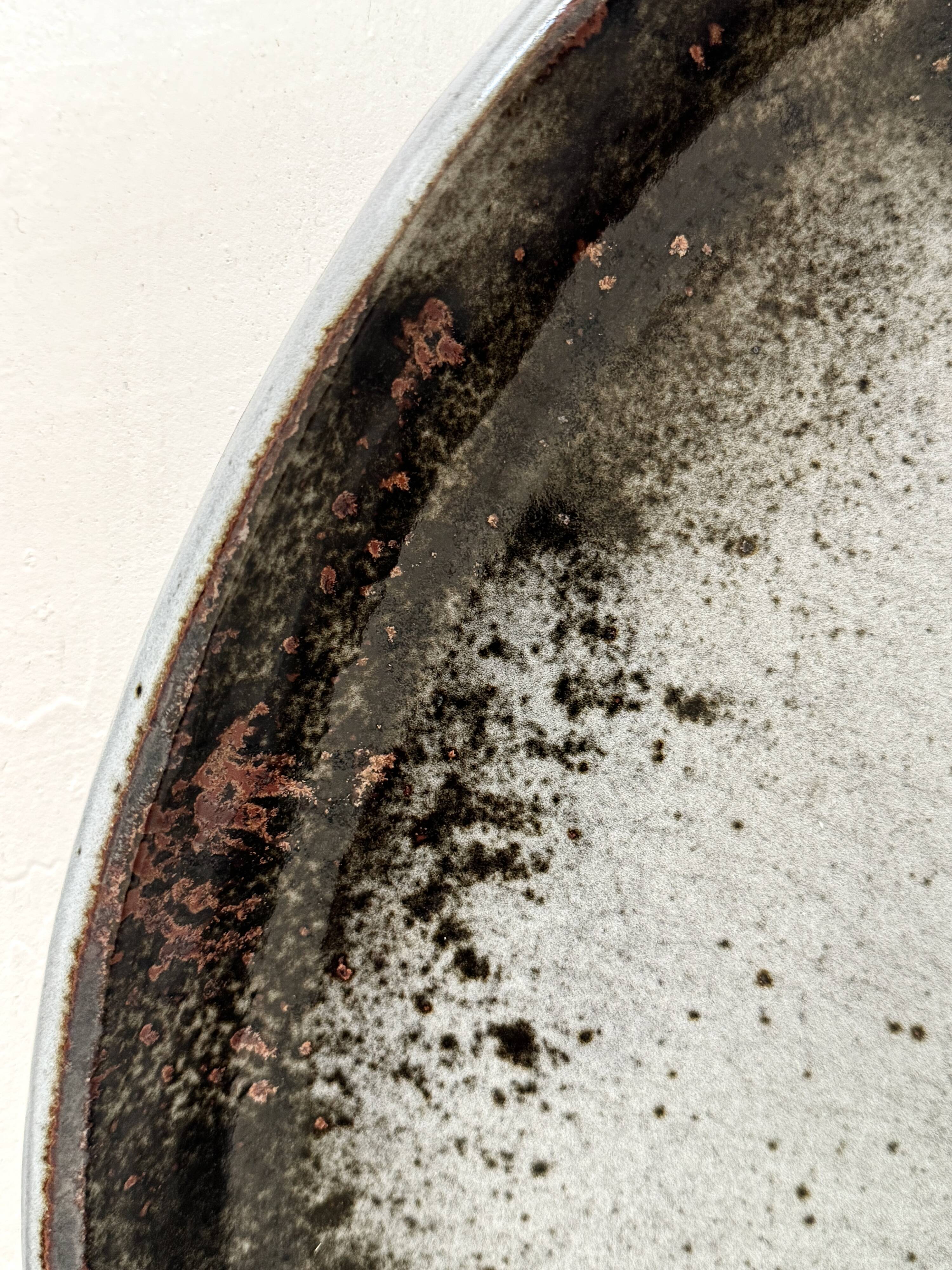 Large glazed stoneware dish from Loir, enamelled & signed, Chantal & Thierry Robert 1970.