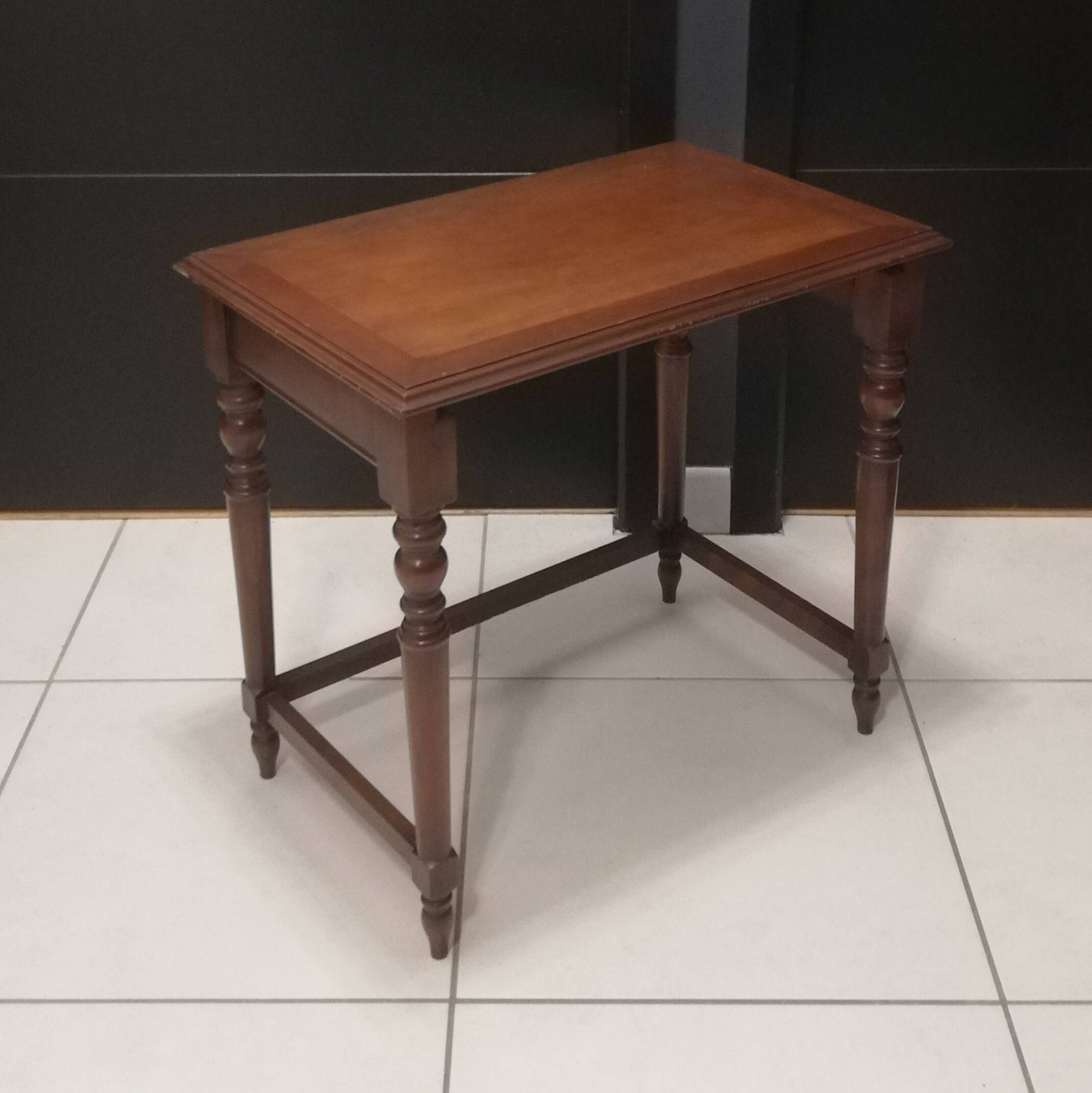 Built-in nesting tables