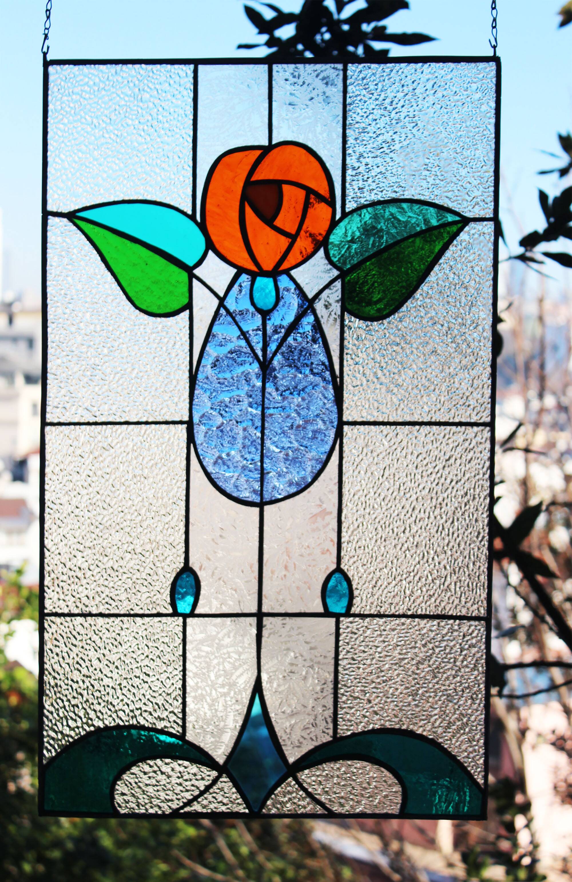 Vitrail décoratif Fleur stylisée – Verre coloré artisanal 40 × 70 cm