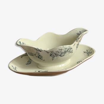 Iron earth gravy boat