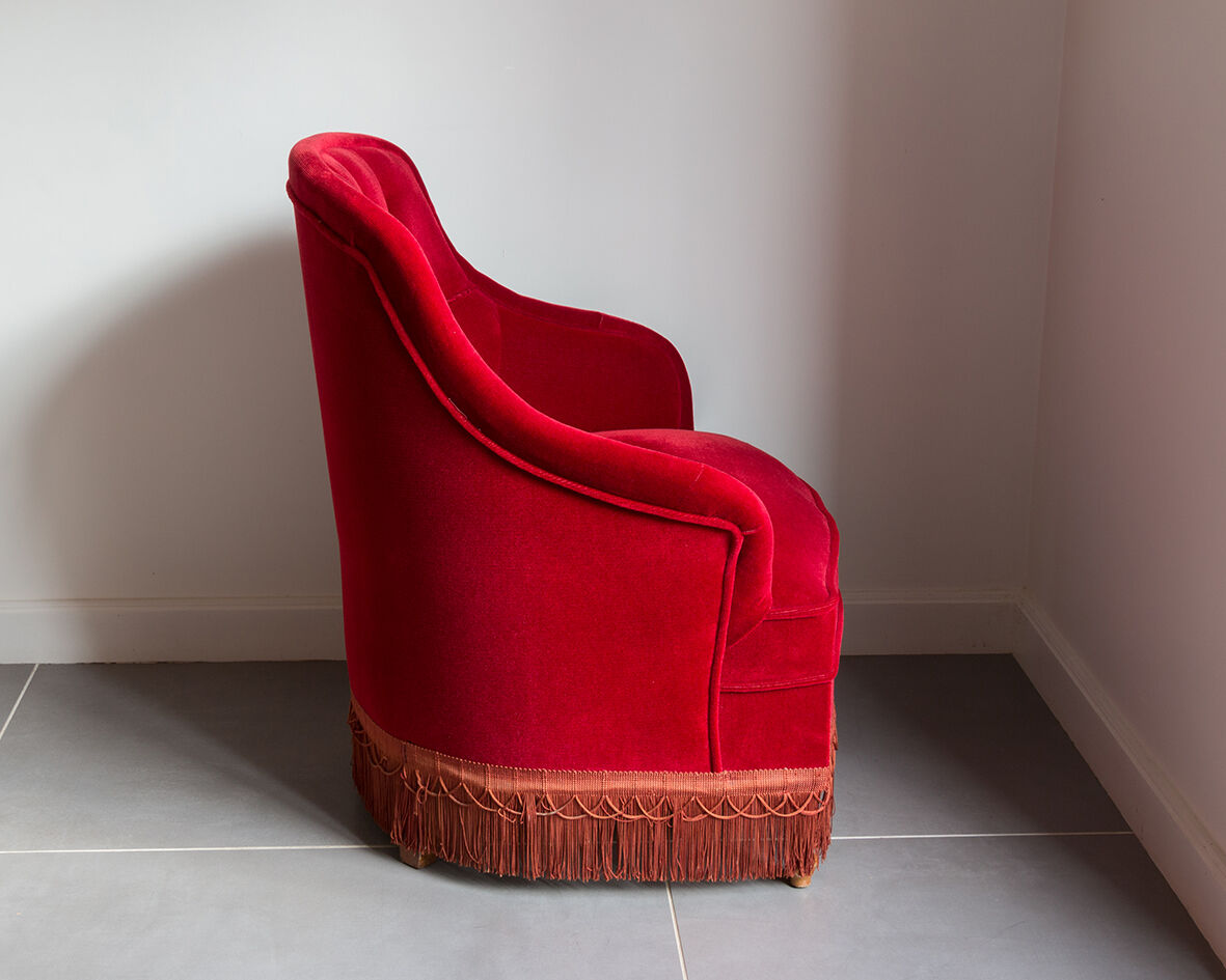 Garnet toad chair