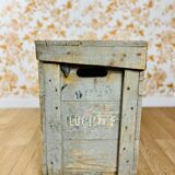 Oil can storage box