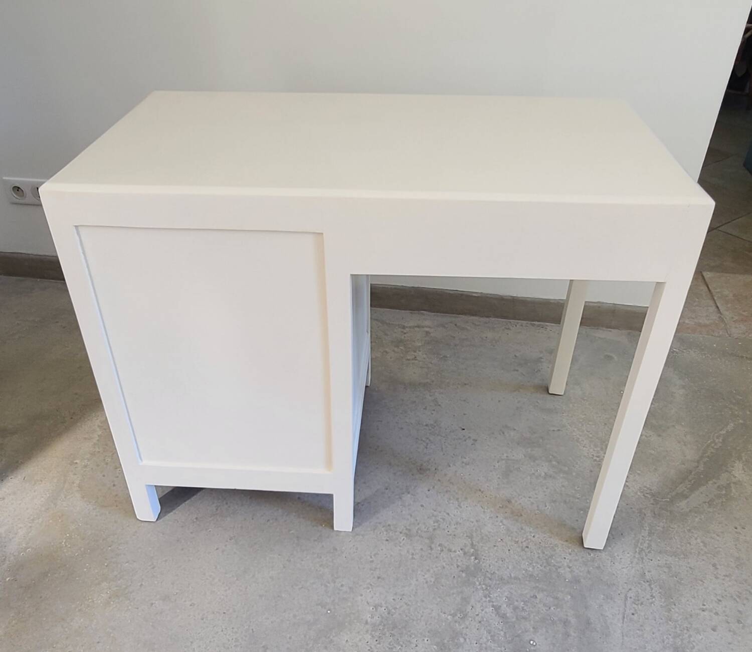 Bureau ancien Art Déco blanc bois massif boutons boules métal vintage