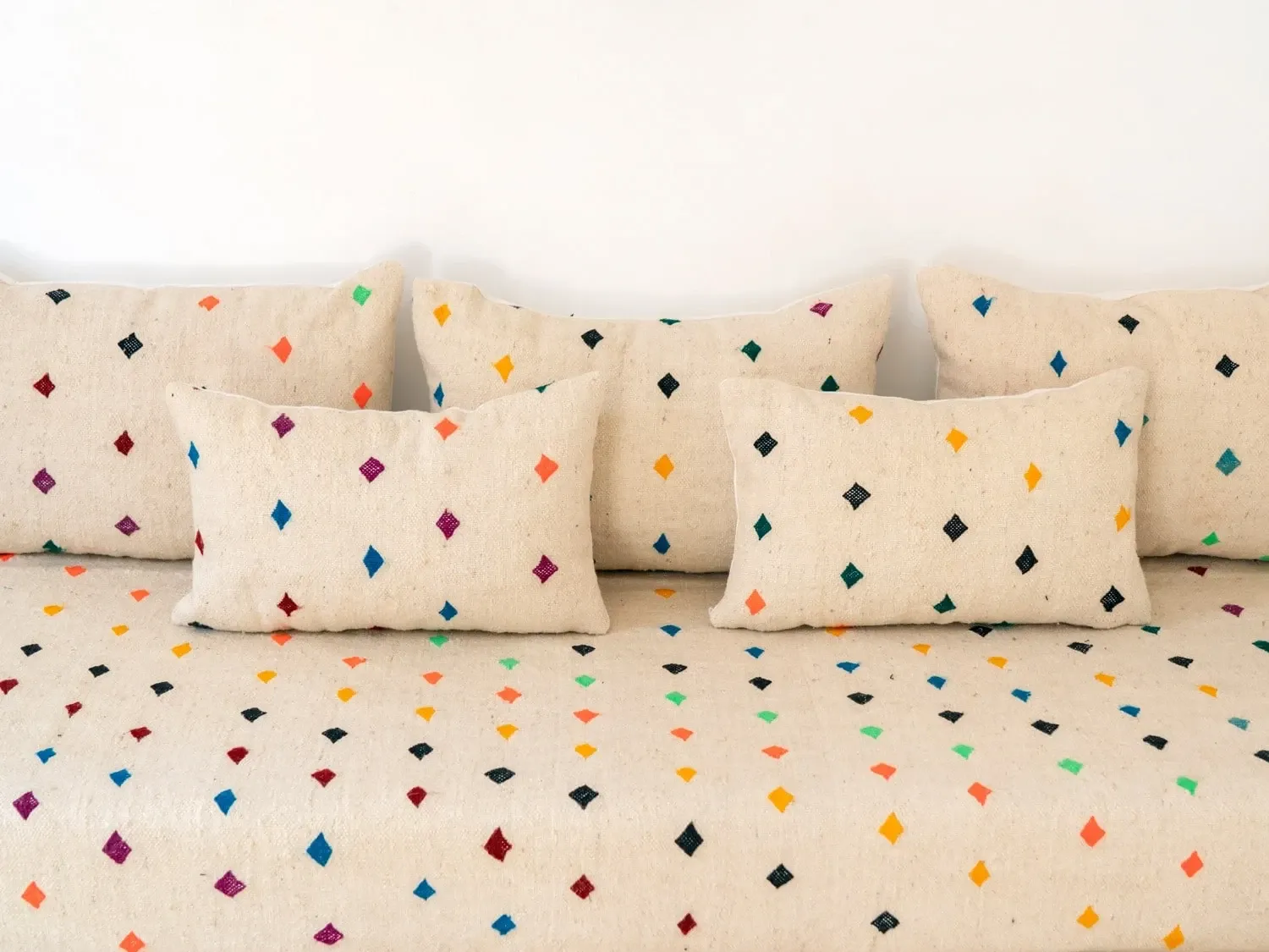 Modern sofa 180 cm // 6 feet